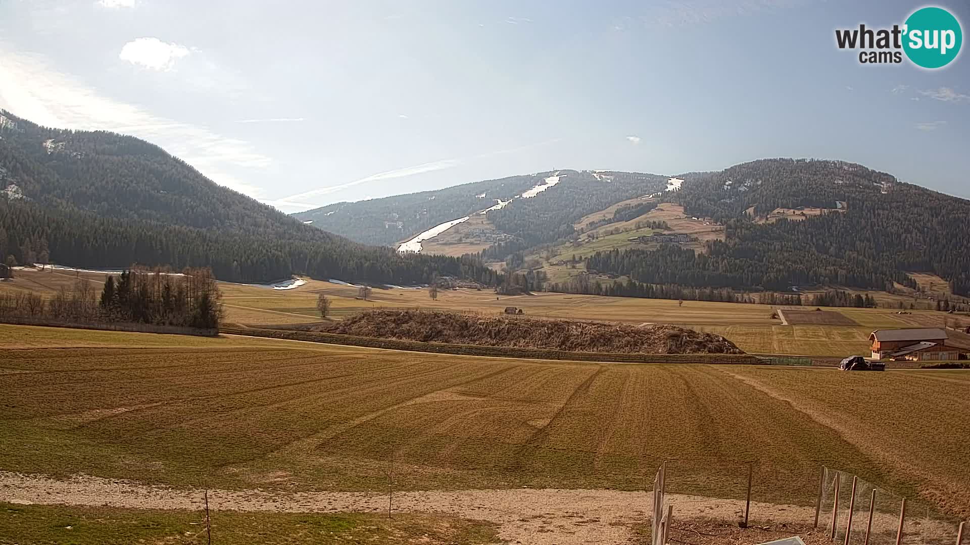 Webkamera Olang | Blick auf den Kronplatz von den Sottla Apartments