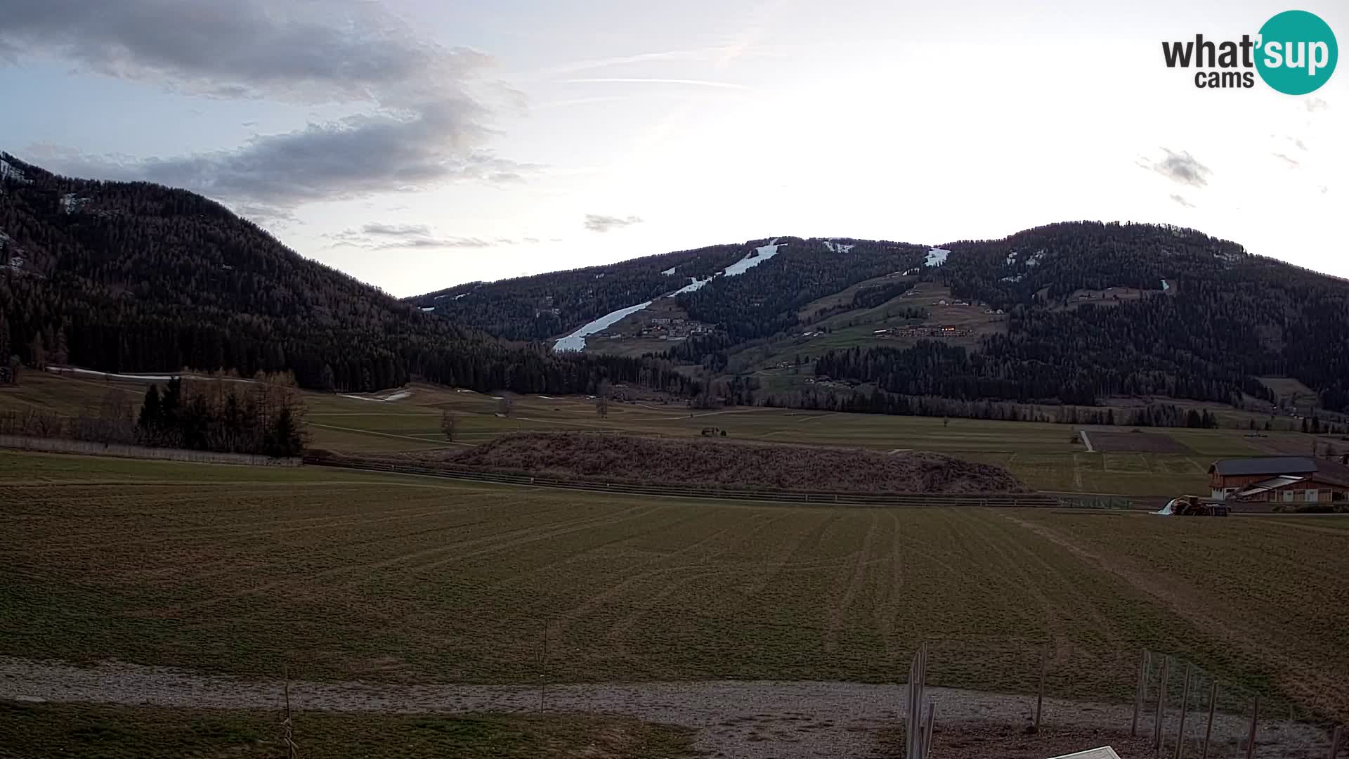Webkamera Olang | Blick auf den Kronplatz von den Sottla Apartments
