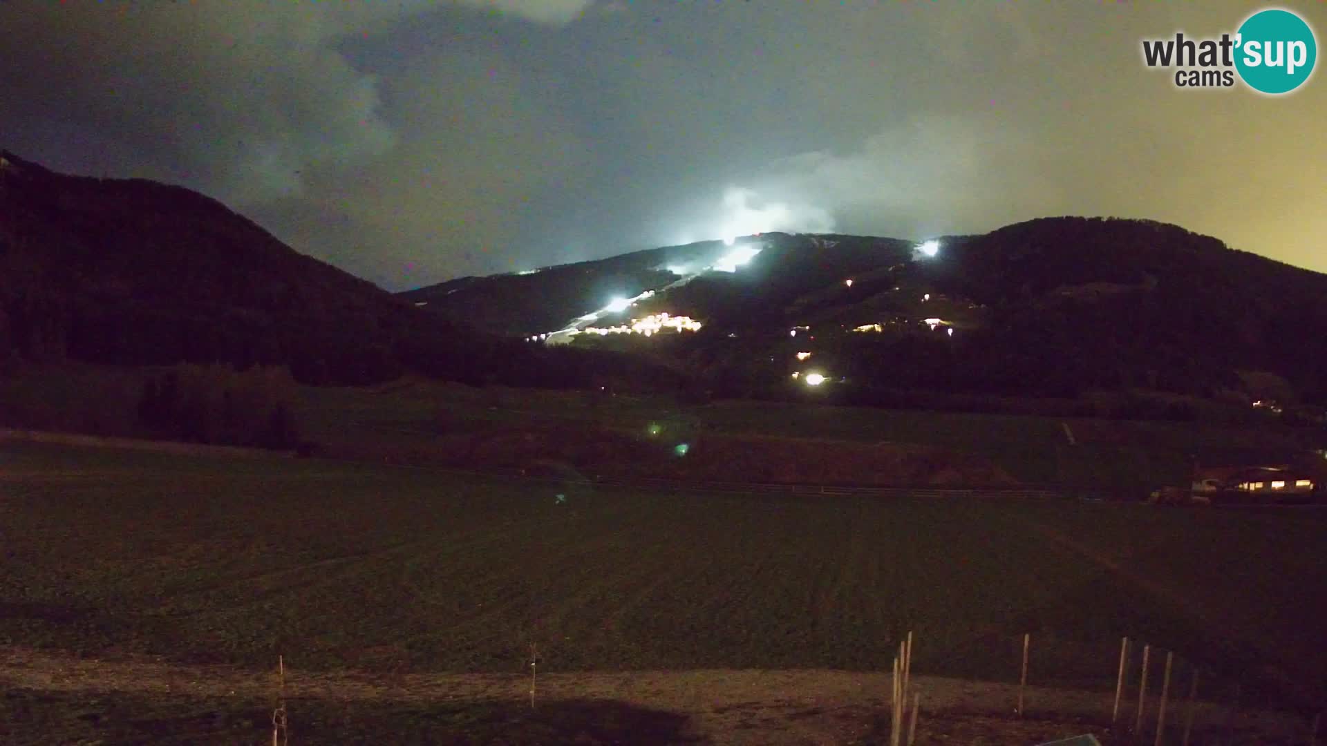 Webkamera Olang | Blick auf den Kronplatz von den Sottla Apartments