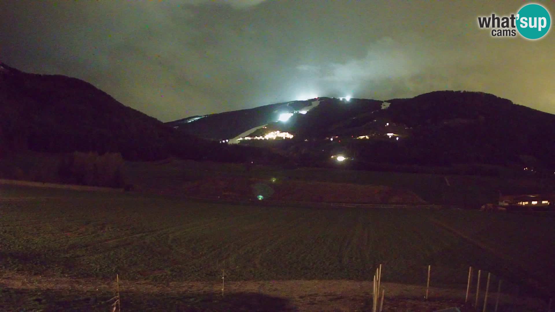 Webkamera Olang | Blick auf den Kronplatz von den Sottla Apartments