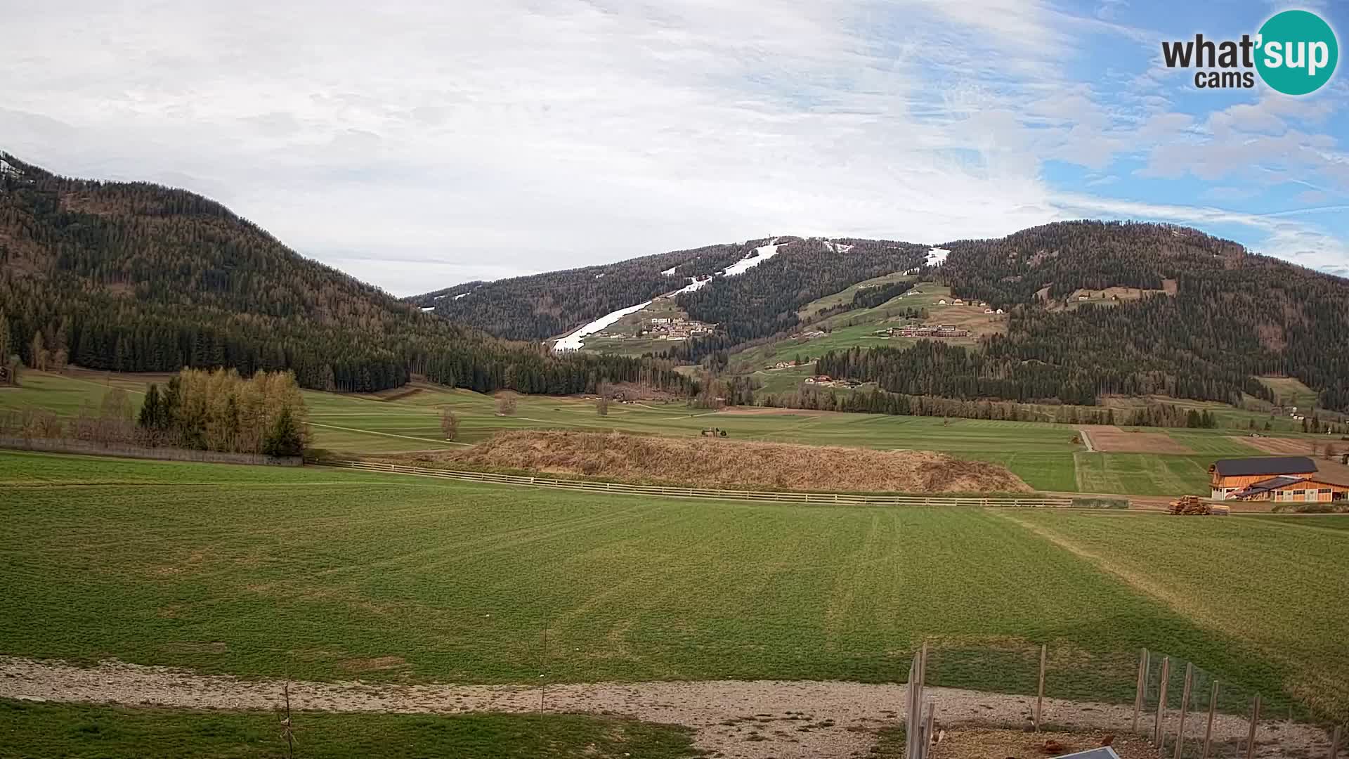 Webkamera Olang | Blick auf den Kronplatz von den Sottla Apartments