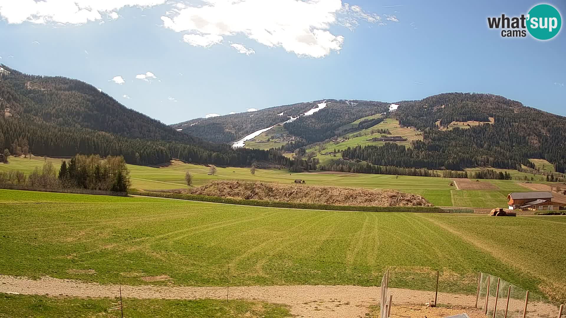 Webkamera Olang | Blick auf den Kronplatz von den Sottla Apartments