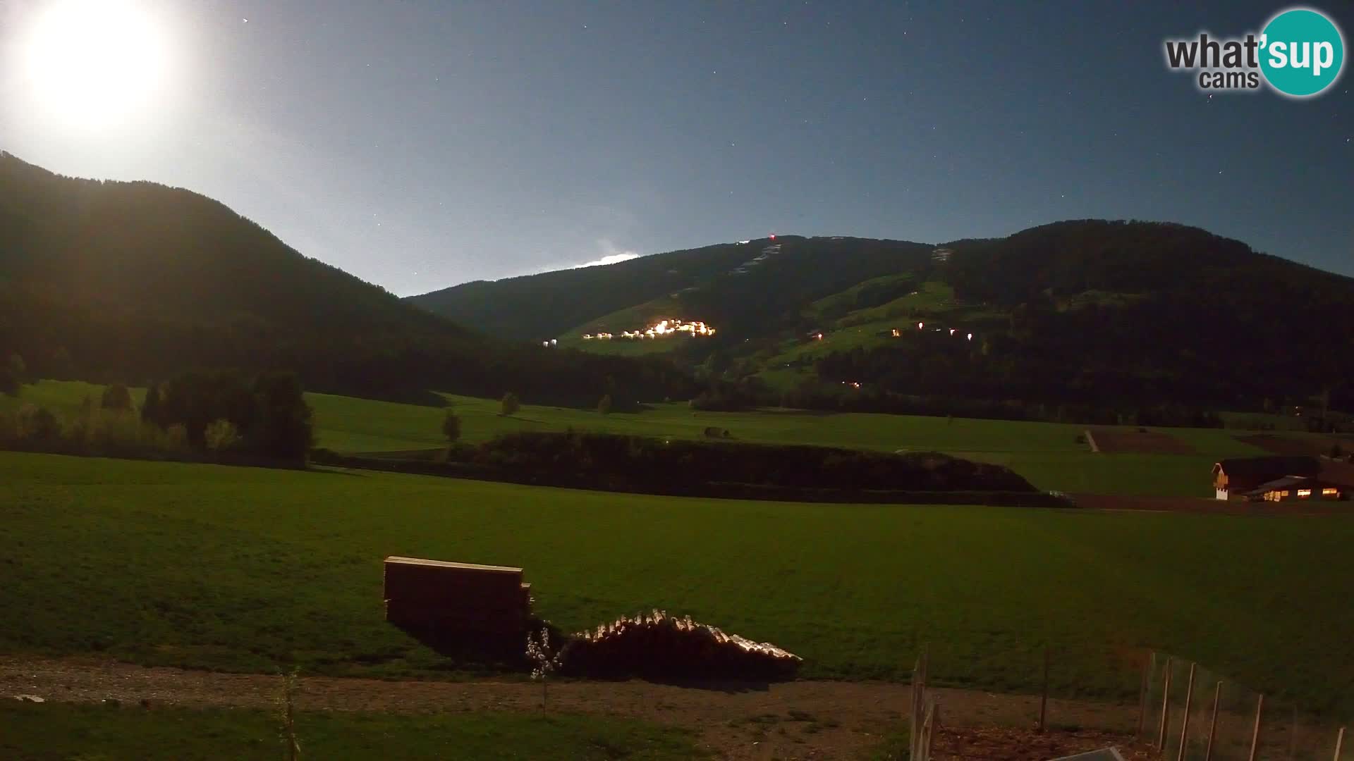 Webkamera Olang | Blick auf den Kronplatz von den Sottla Apartments