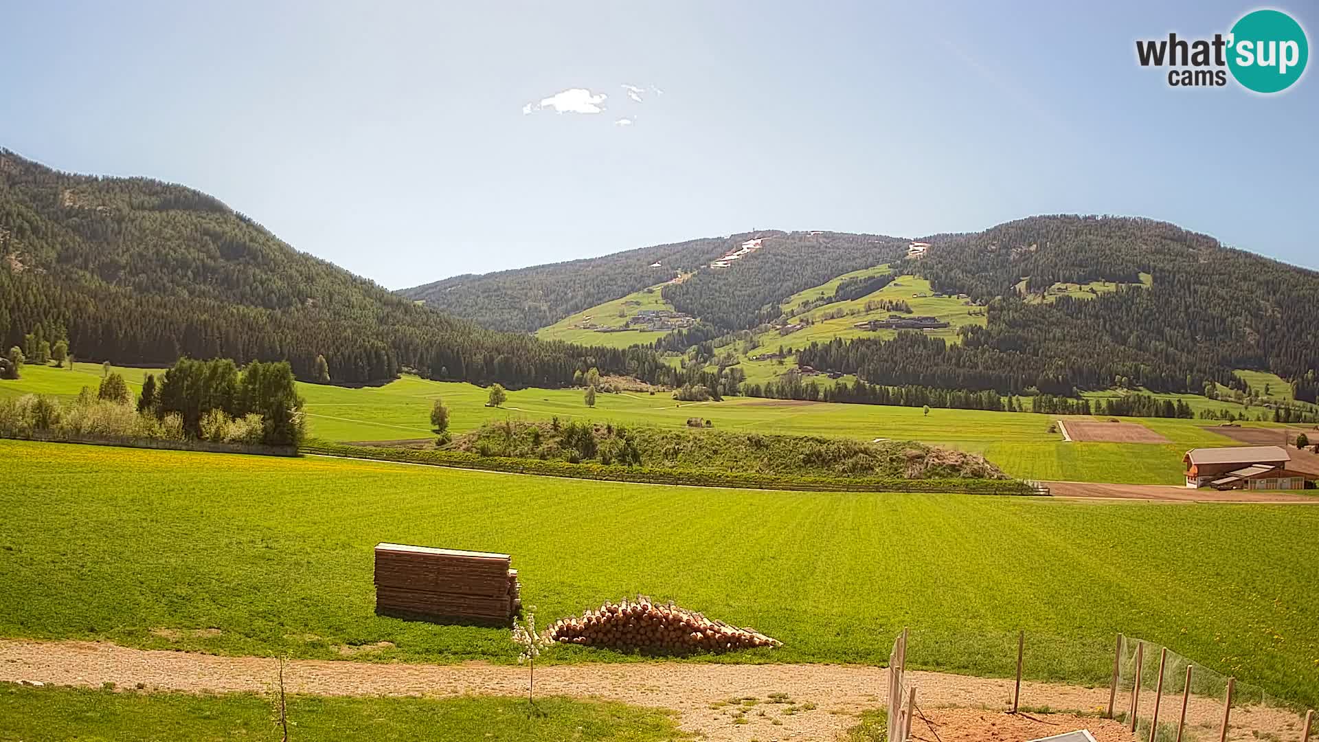 Webkamera Olang | Blick auf den Kronplatz von den Sottla Apartments