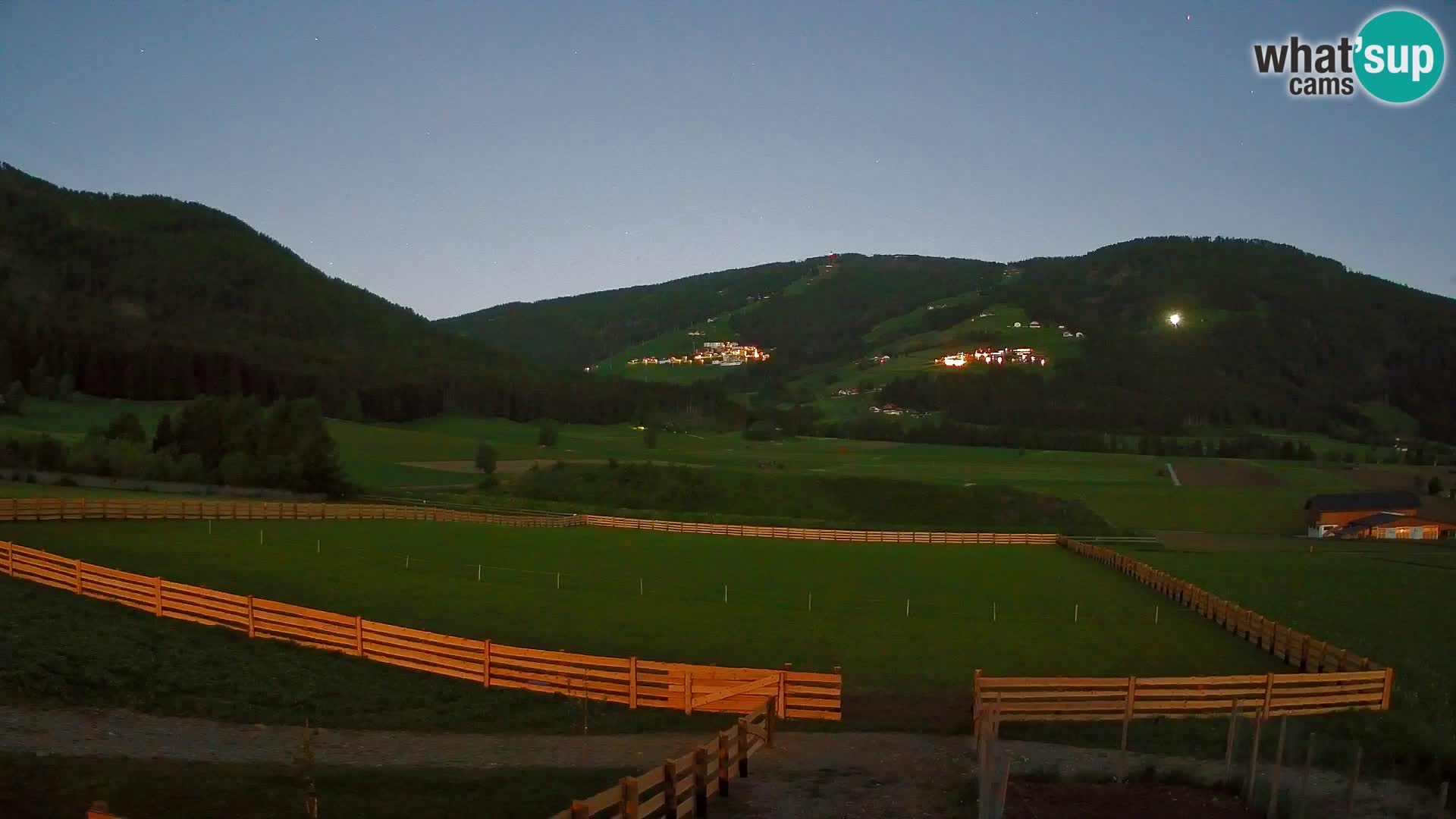 Webkamera Olang | Blick auf den Kronplatz von den Sottla Apartments