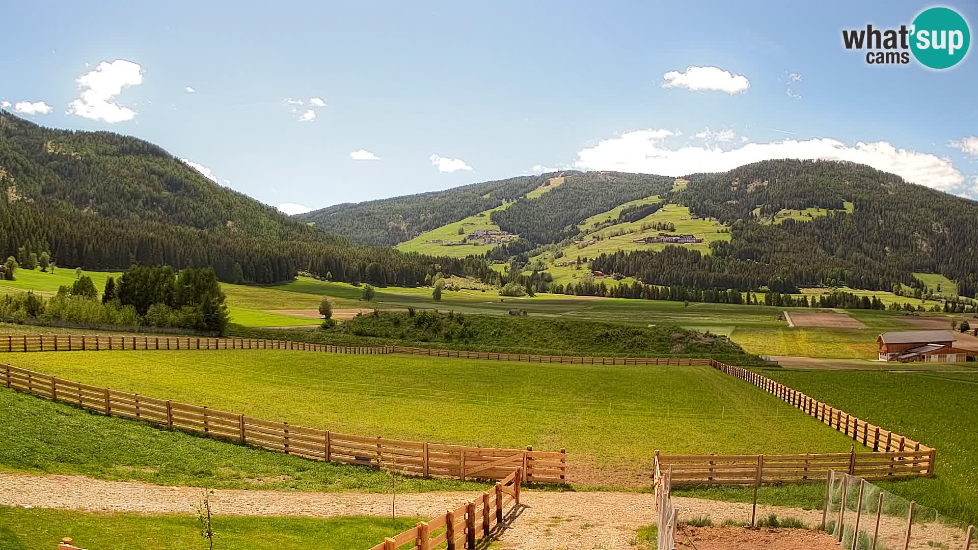 Webkamera Olang | Blick auf den Kronplatz von den Sottla Apartments