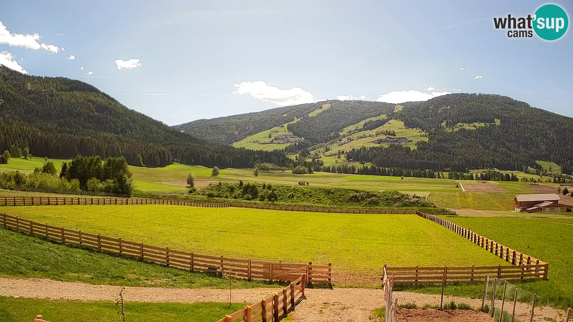 Webkamera Olang | Blick auf den Kronplatz von den Sottla Apartments