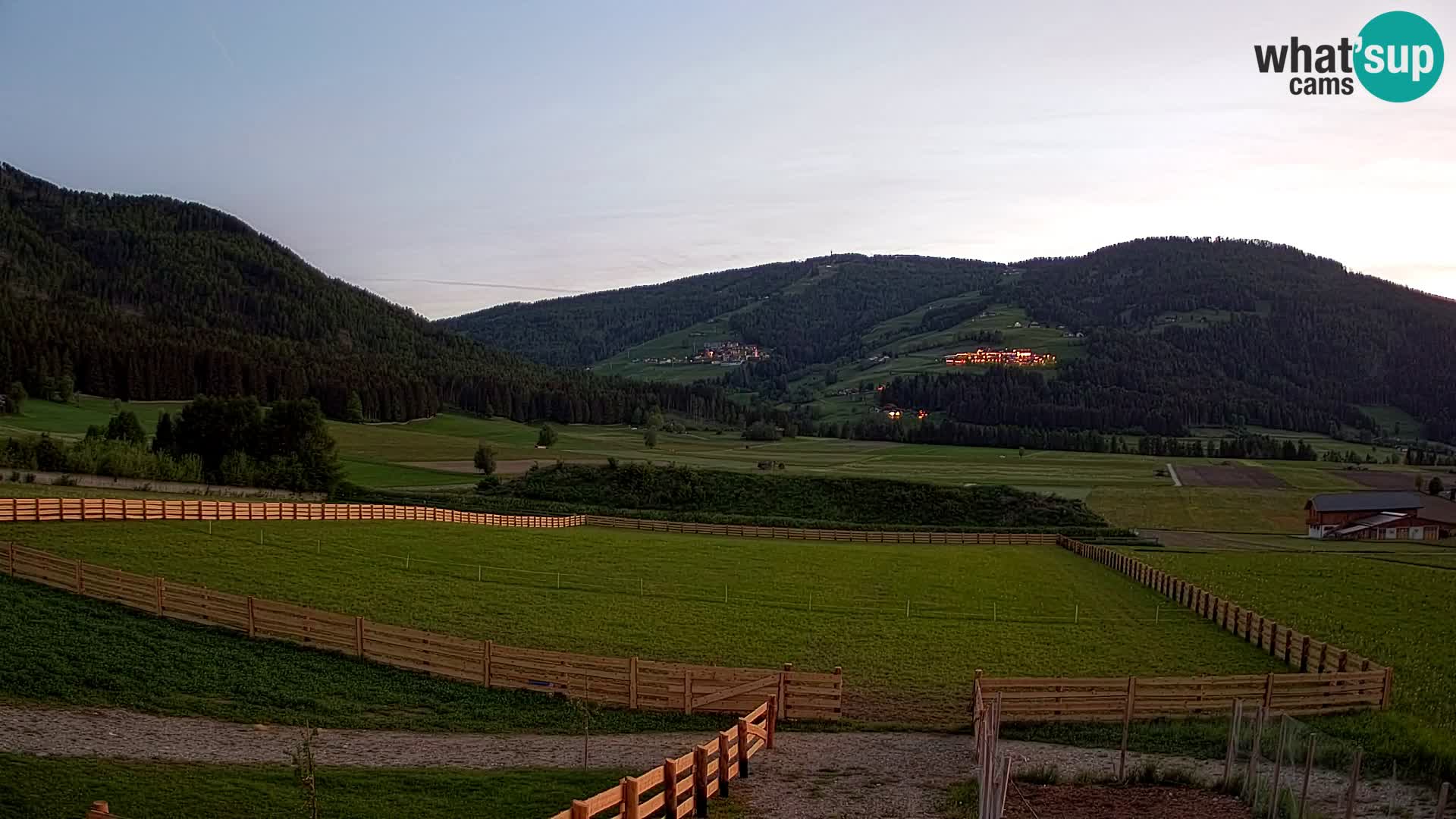 Webkamera Olang | Blick auf den Kronplatz von den Sottla Apartments