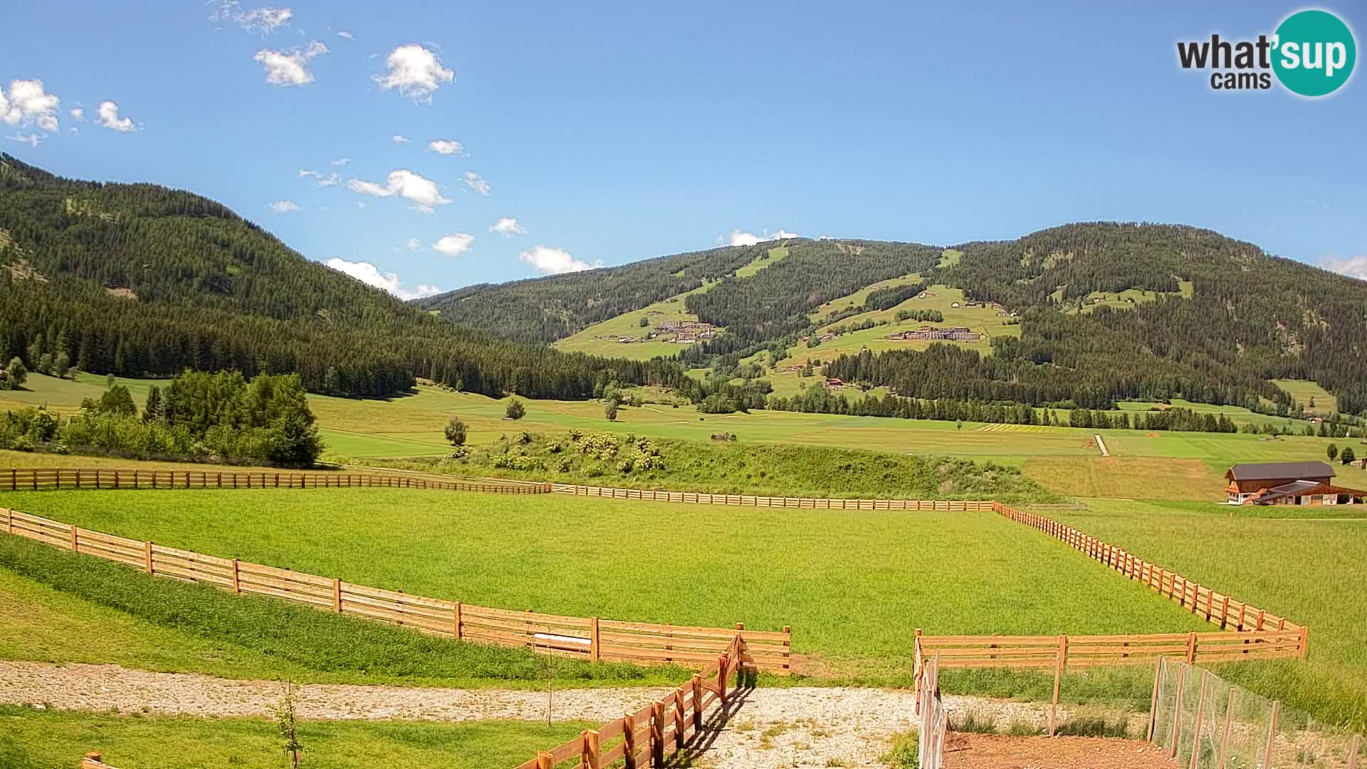 Webkamera Olang | Blick auf den Kronplatz von den Sottla Apartments