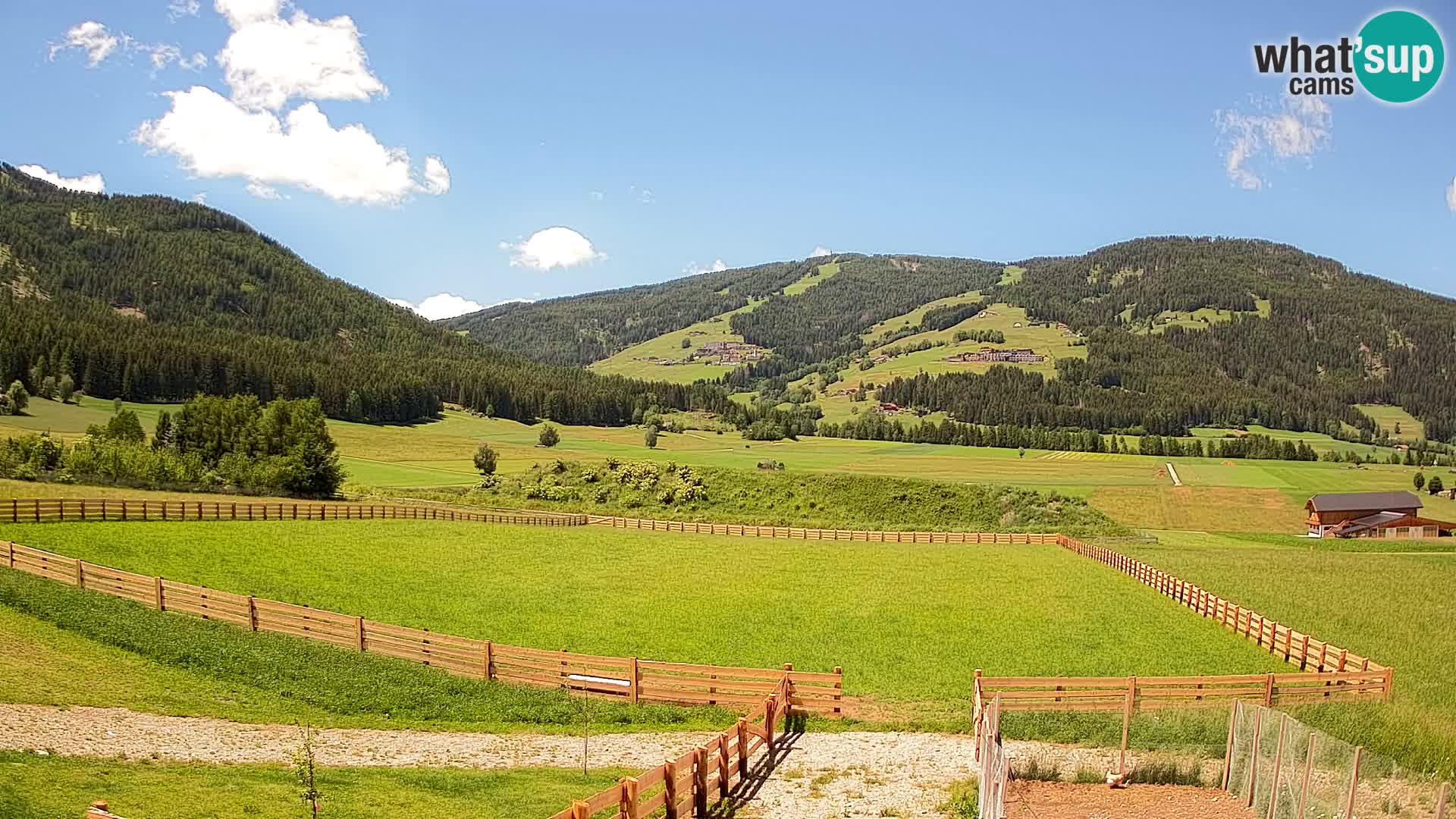Webkamera Olang | Blick auf den Kronplatz von den Sottla Apartments