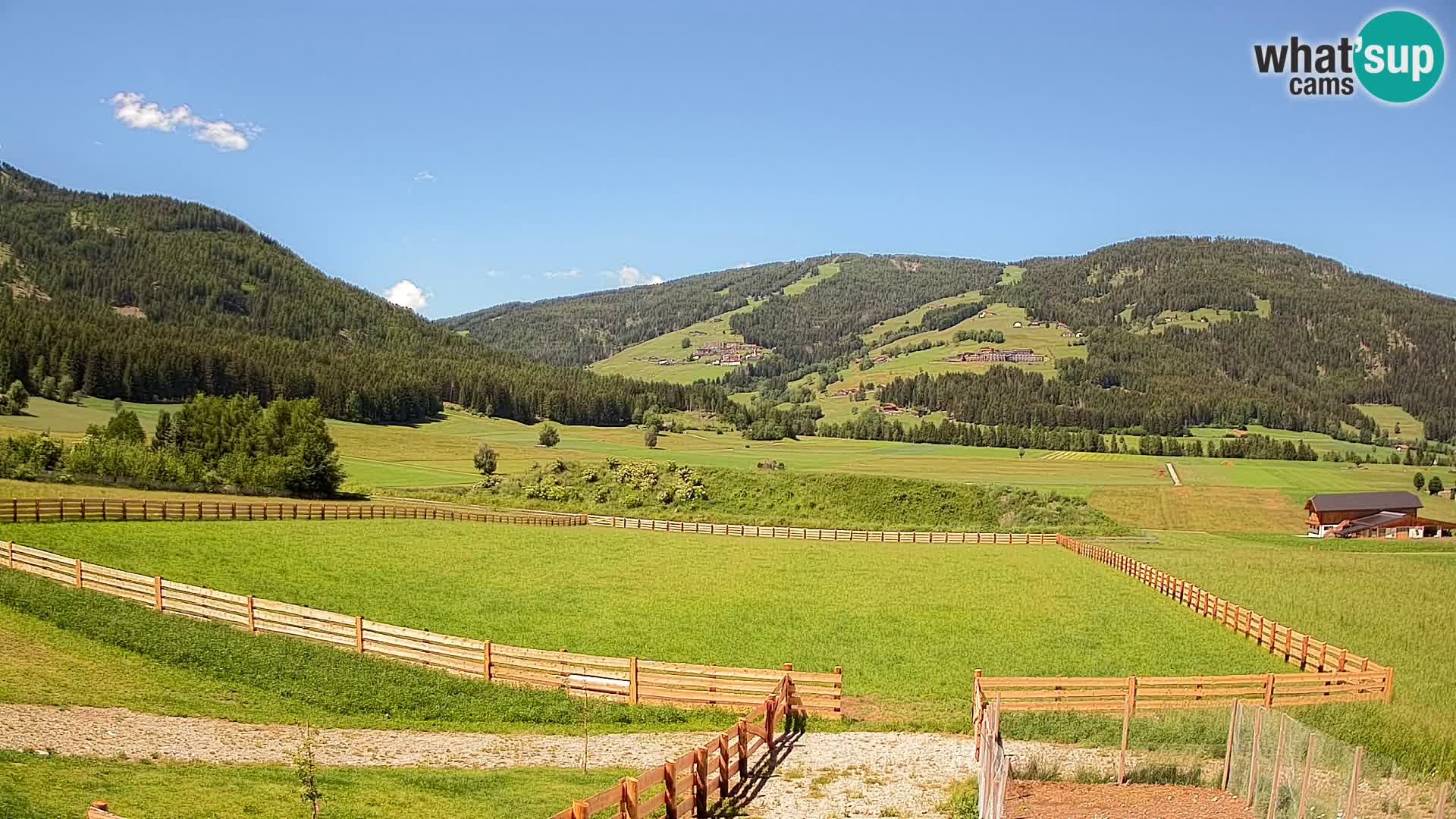 Webkamera Olang | Blick auf den Kronplatz von den Sottla Apartments