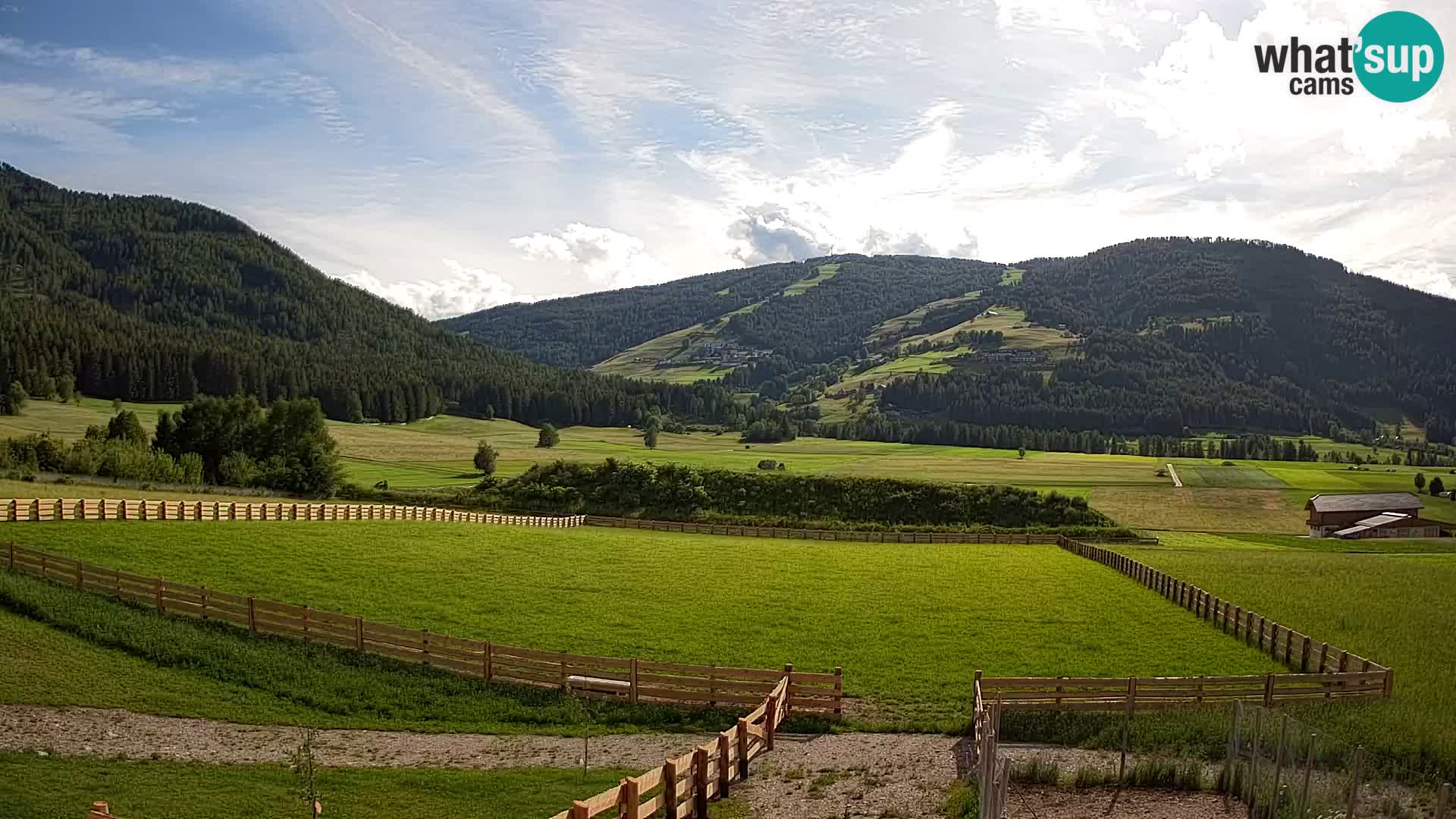 Webkamera Olang | Blick auf den Kronplatz von den Sottla Apartments