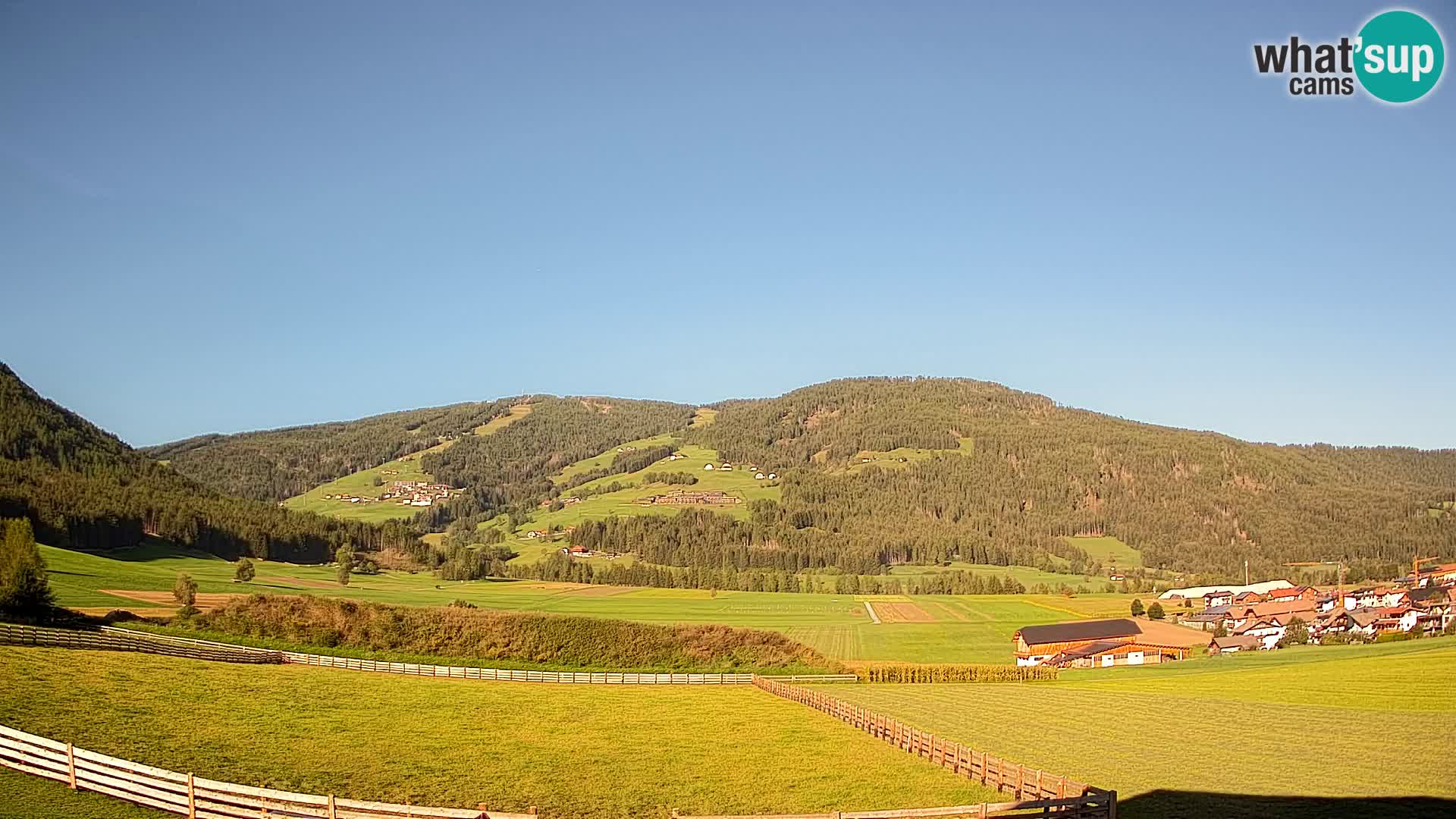 Webkamera Olang | Blick auf den Kronplatz von den Sottla Apartments