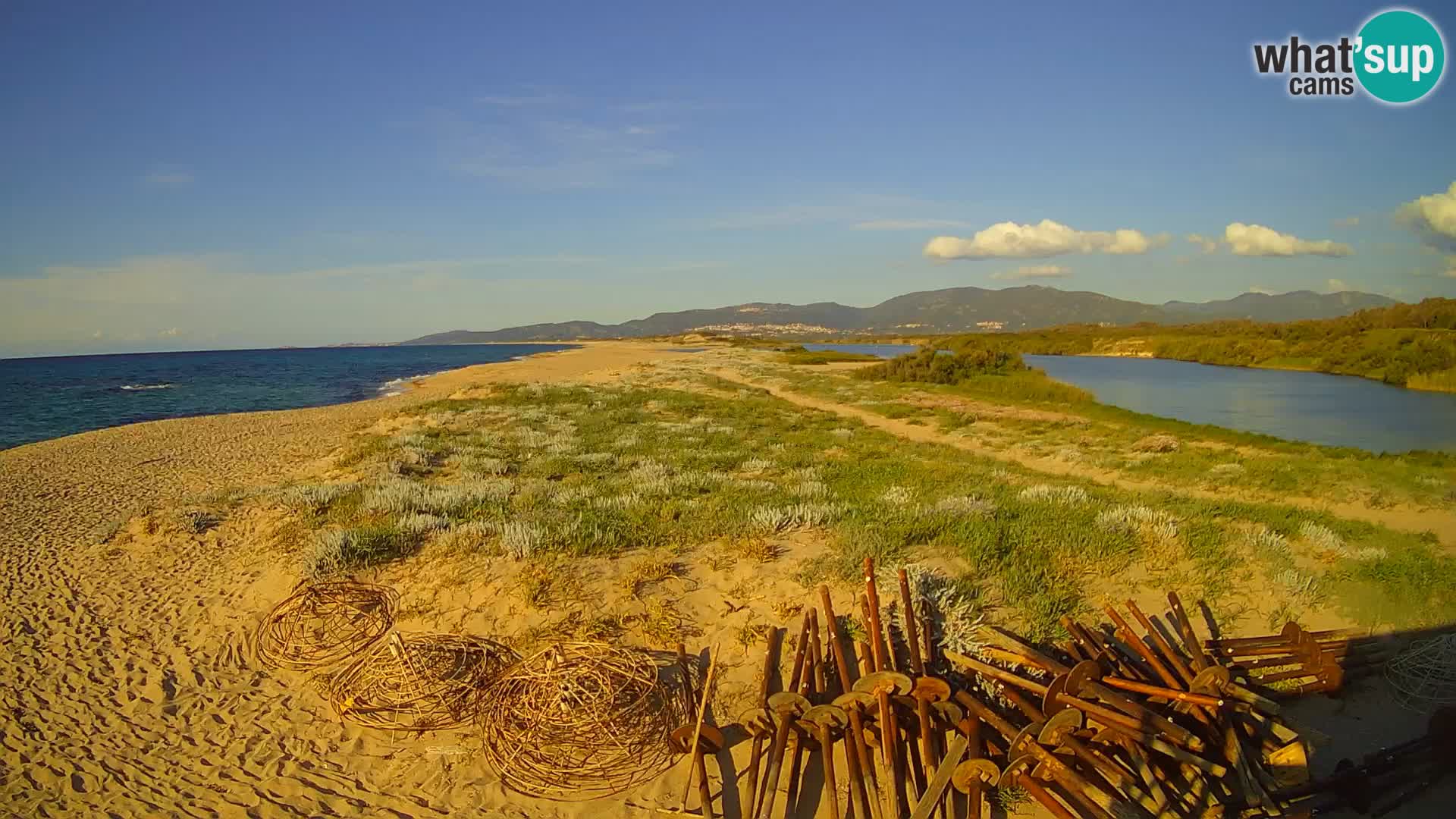 Spletna kamera Valledoria v živo – plaža San Pietro – Sardinija – Italija