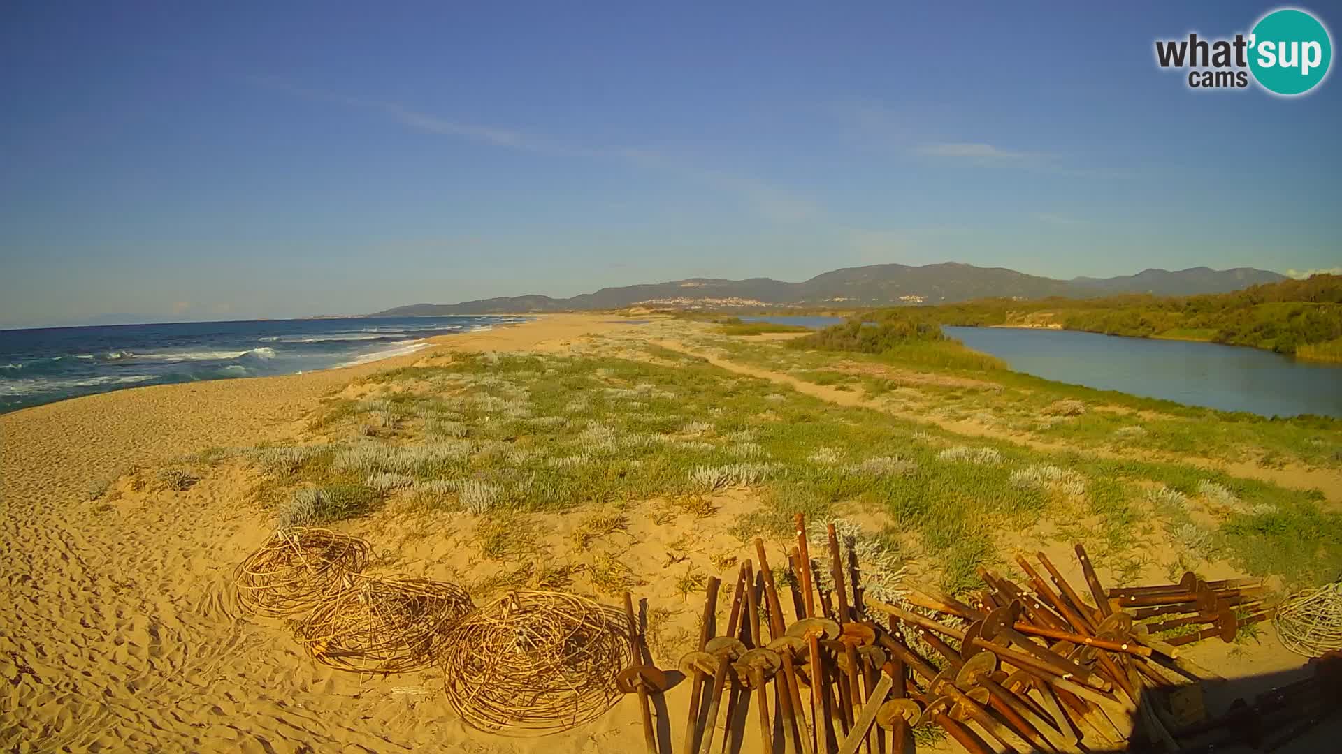 Spletna kamera Valledoria v živo – plaža San Pietro – Sardinija – Italija
