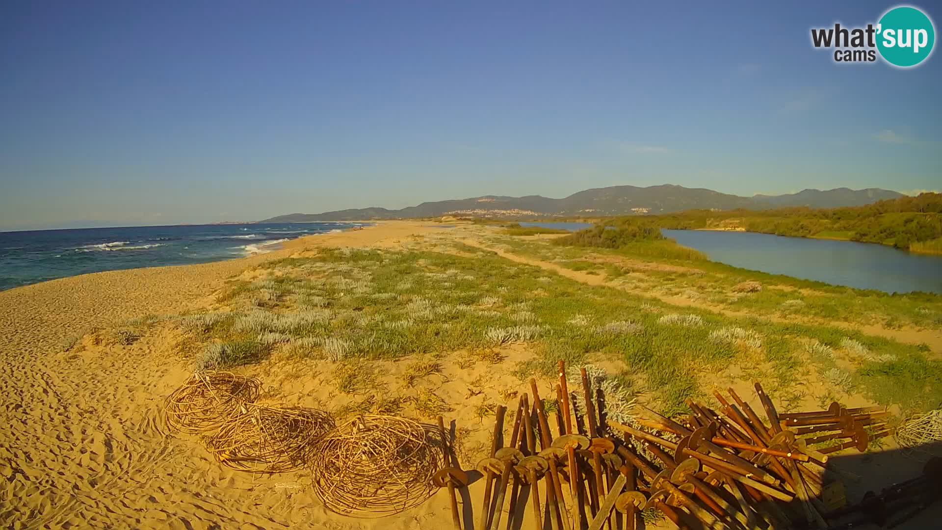 Spletna kamera Valledoria v živo – plaža San Pietro – Sardinija – Italija