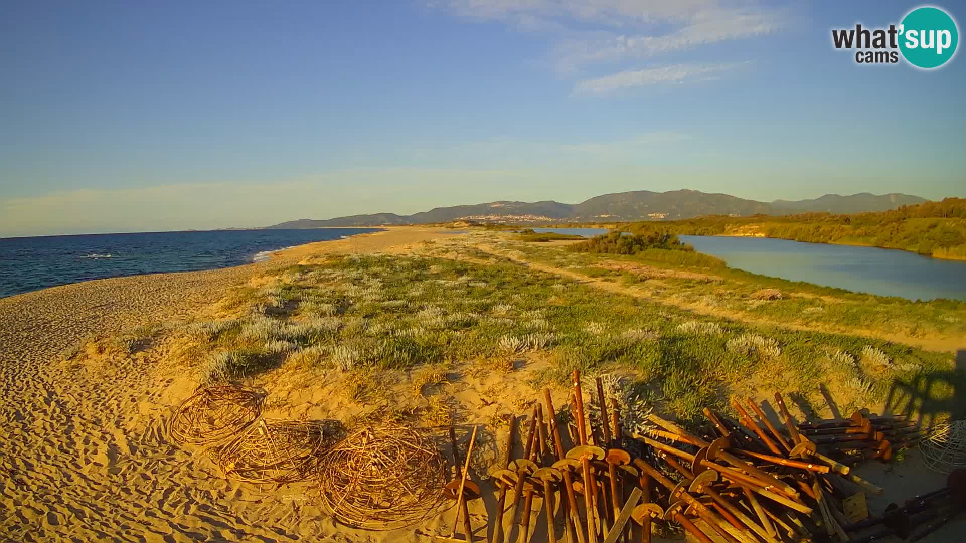 Spletna kamera Valledoria v živo – plaža San Pietro – Sardinija – Italija