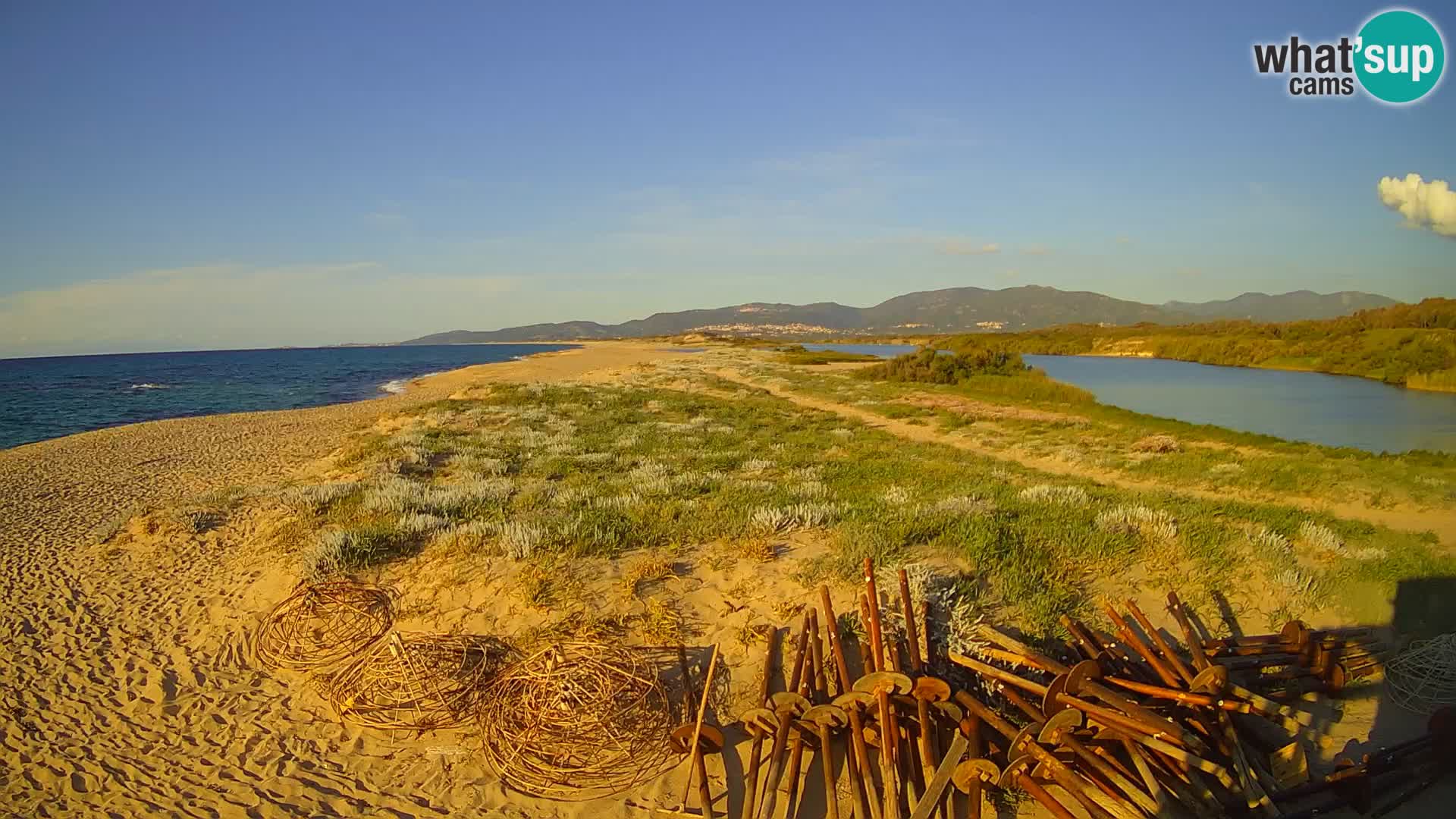 Spletna kamera Valledoria v živo – plaža San Pietro – Sardinija – Italija