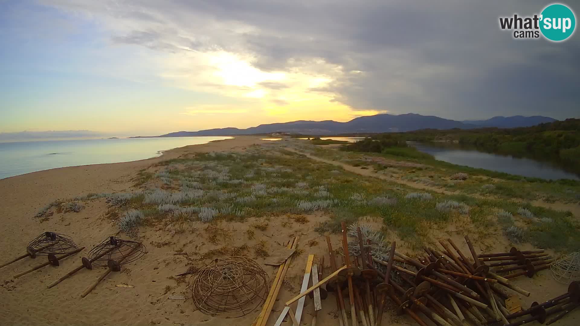 Spletna kamera Valledoria v živo – plaža San Pietro – Sardinija – Italija