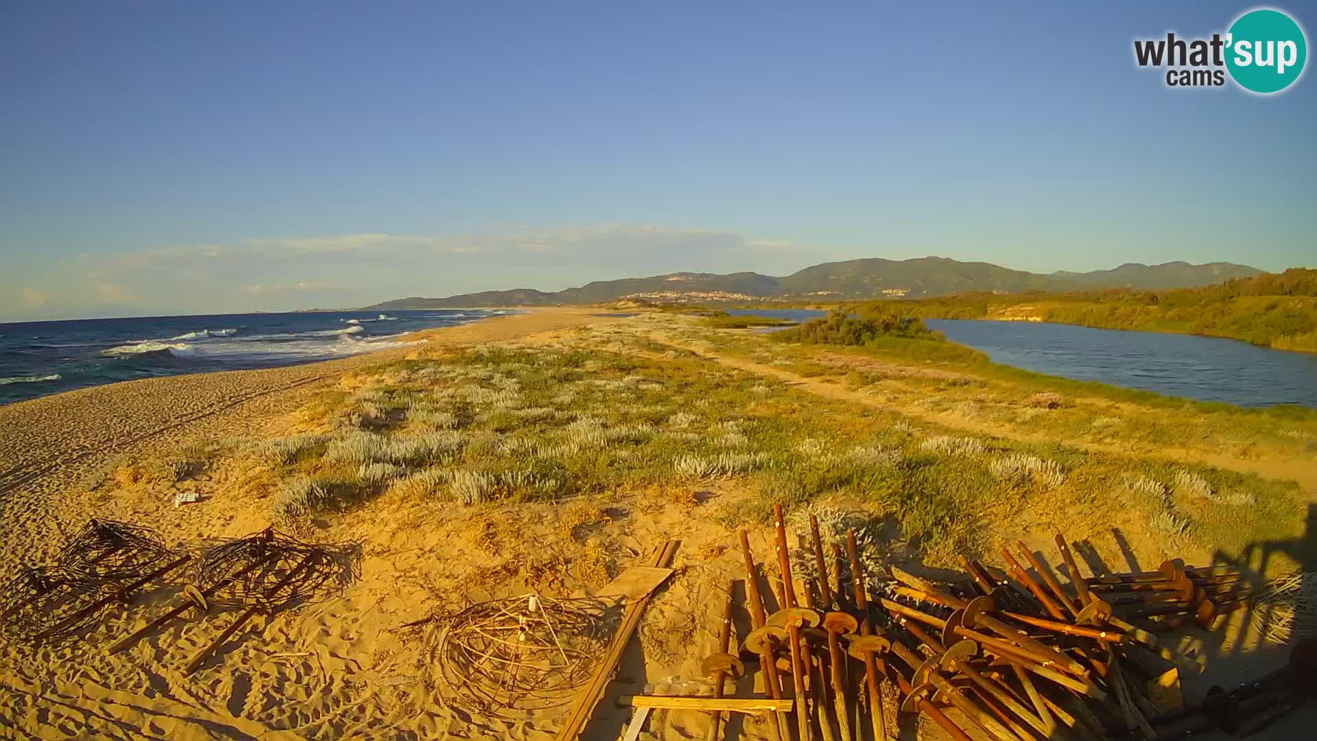 Spletna kamera Valledoria v živo – plaža San Pietro – Sardinija – Italija