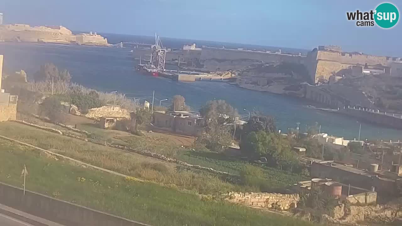 Rinella Kalkara webcam Malta – entrance to the Grand Harbour, Valletta