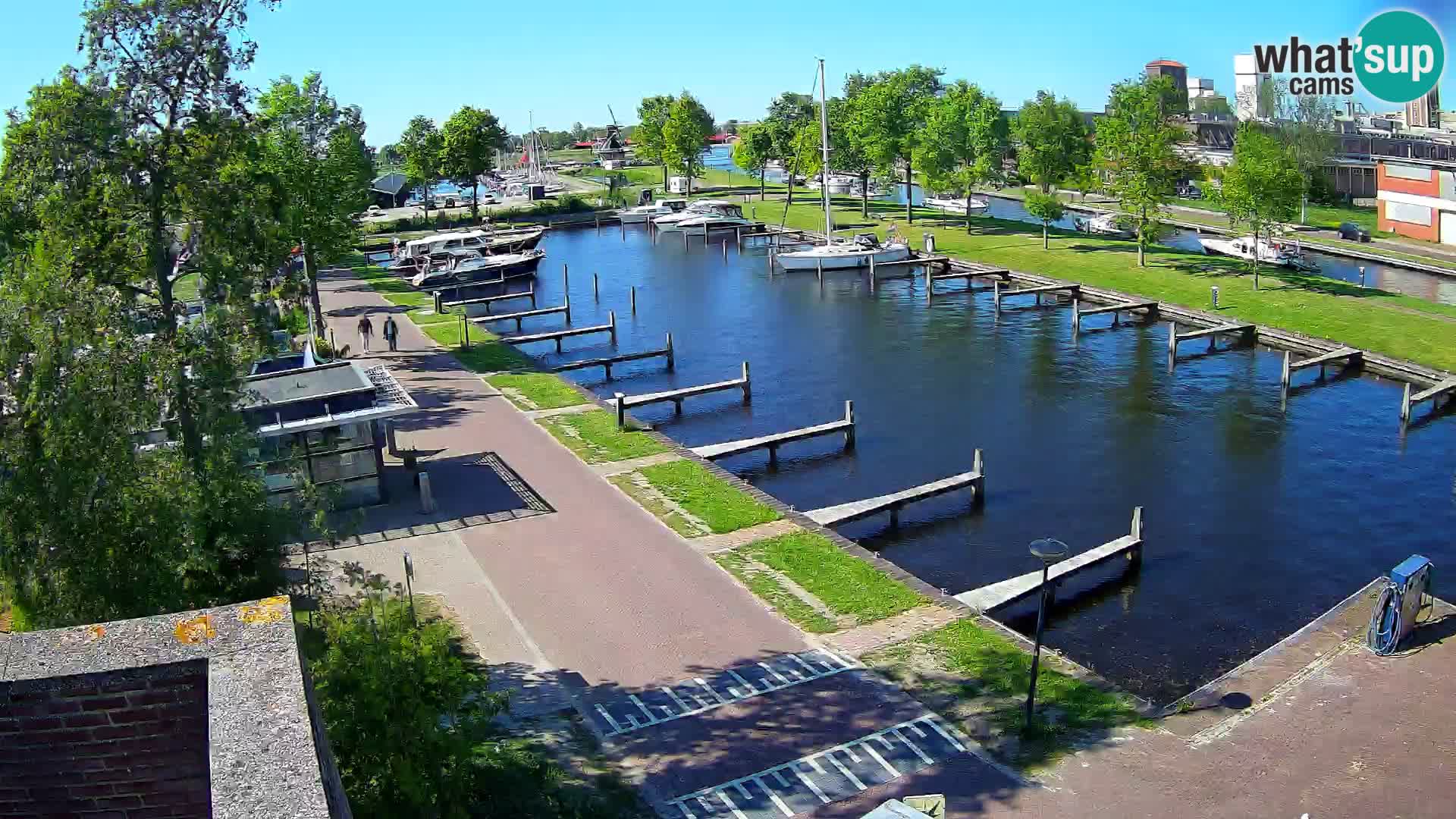 La marina di Joure livecam  – Vista del Mulino a vento