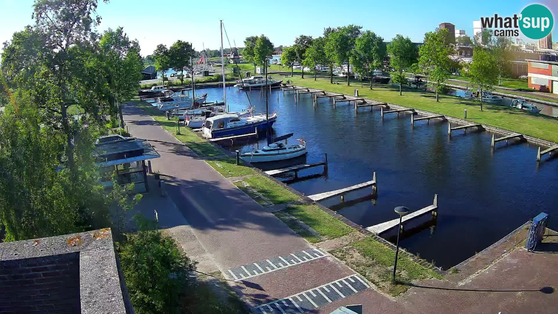 Joure harbour webcam – windmill view