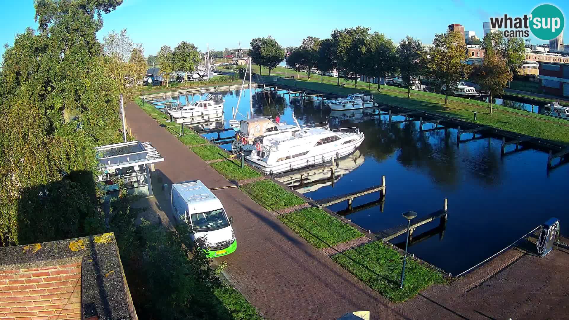 Joure harbour webcam – windmill view