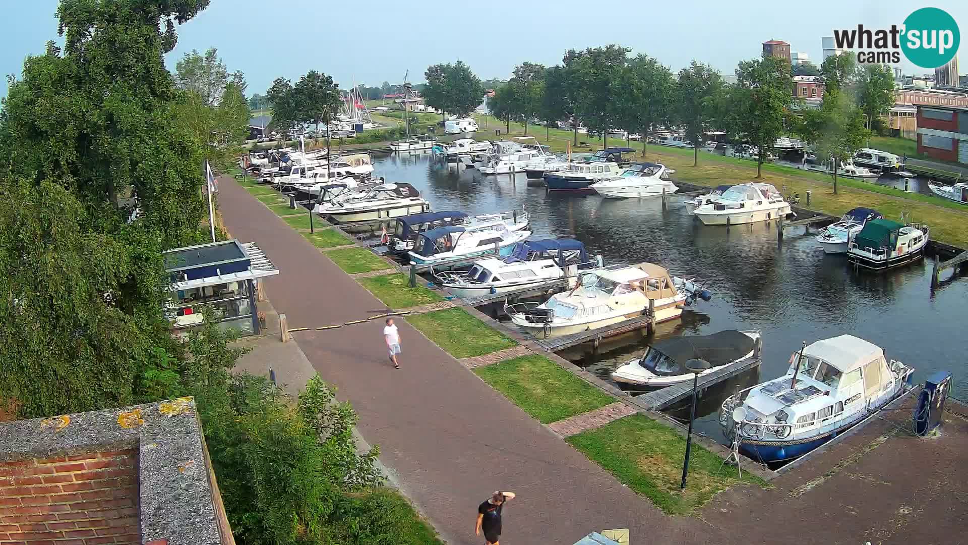 Joure harbour webcam – windmill view