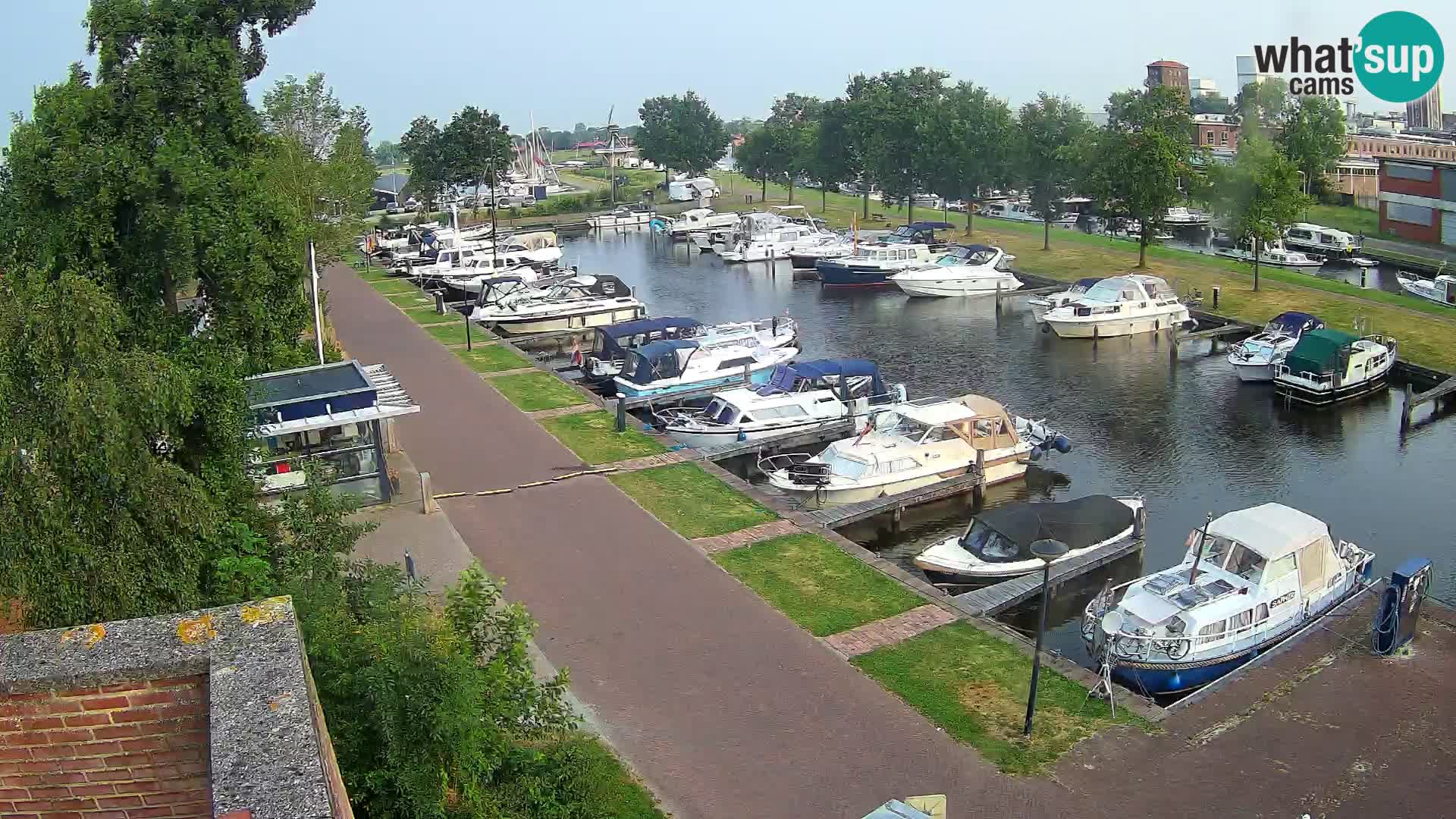 Joure harbour webcam – windmill view