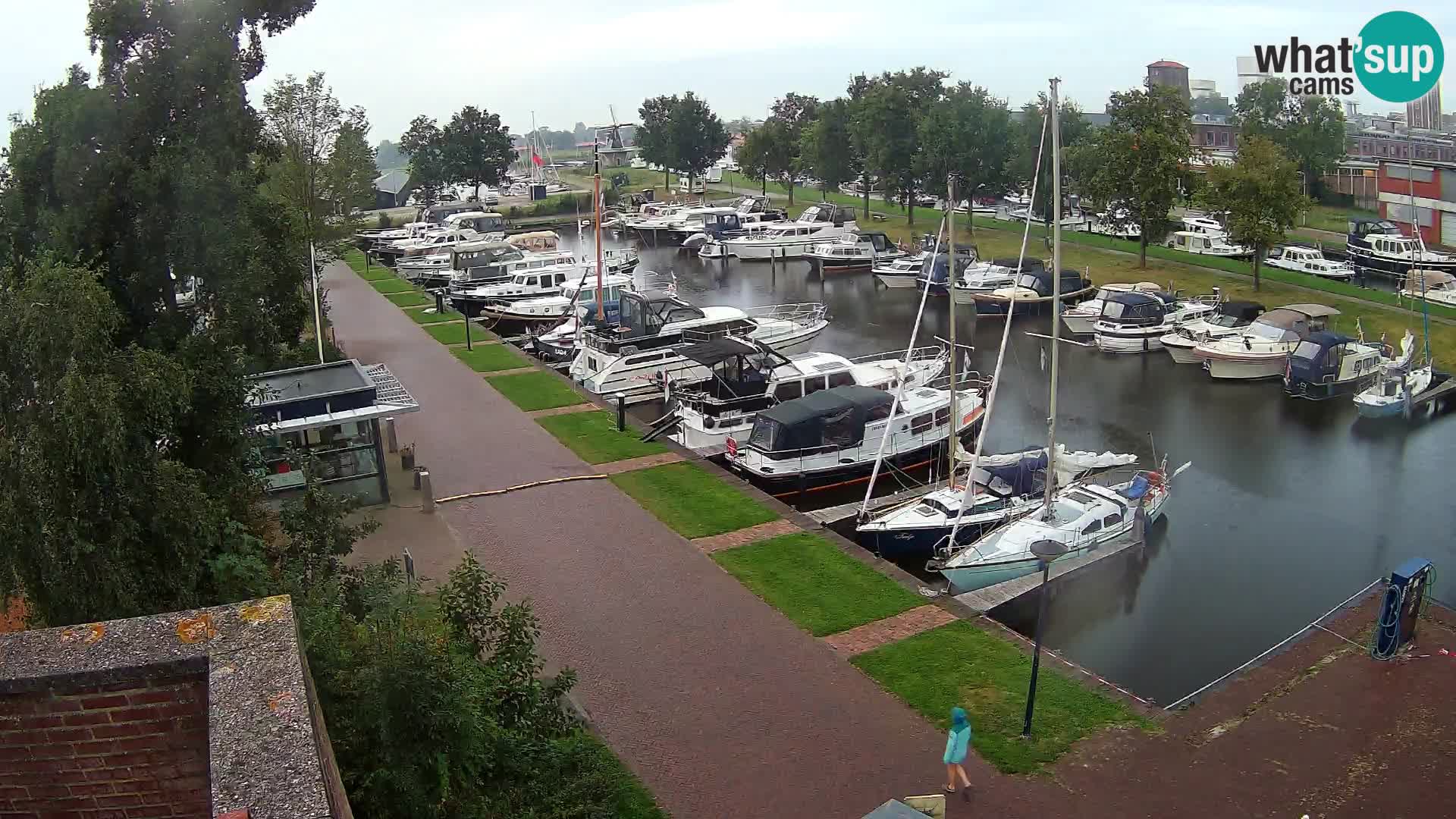 Joure harbour webcam – windmill view