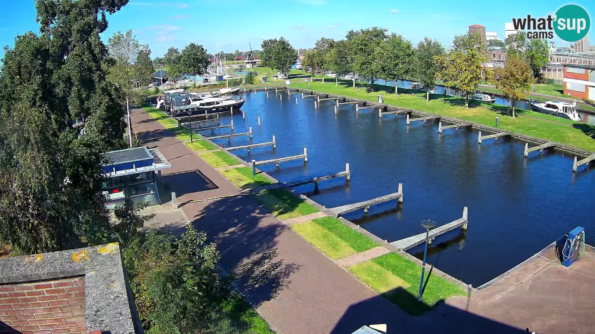 Joure harbour webcam – windmill view