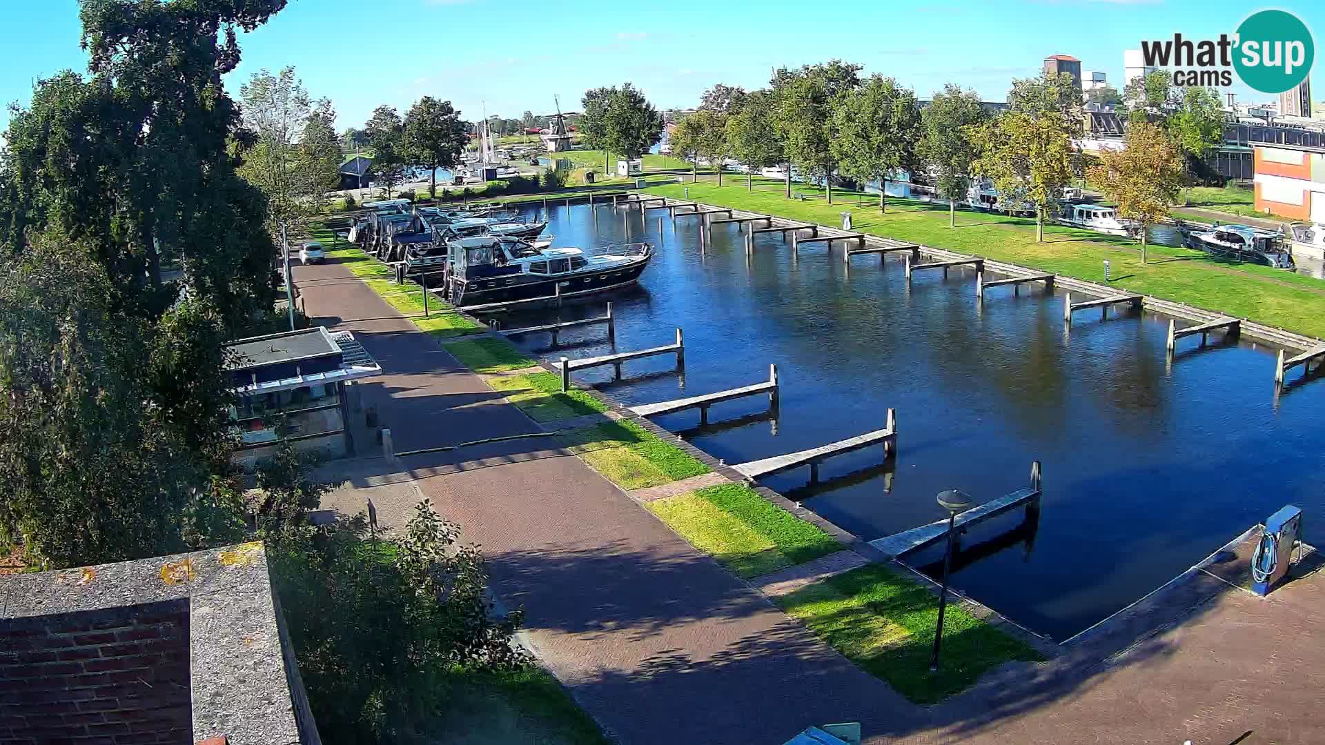 Joure harbour webcam – windmill view