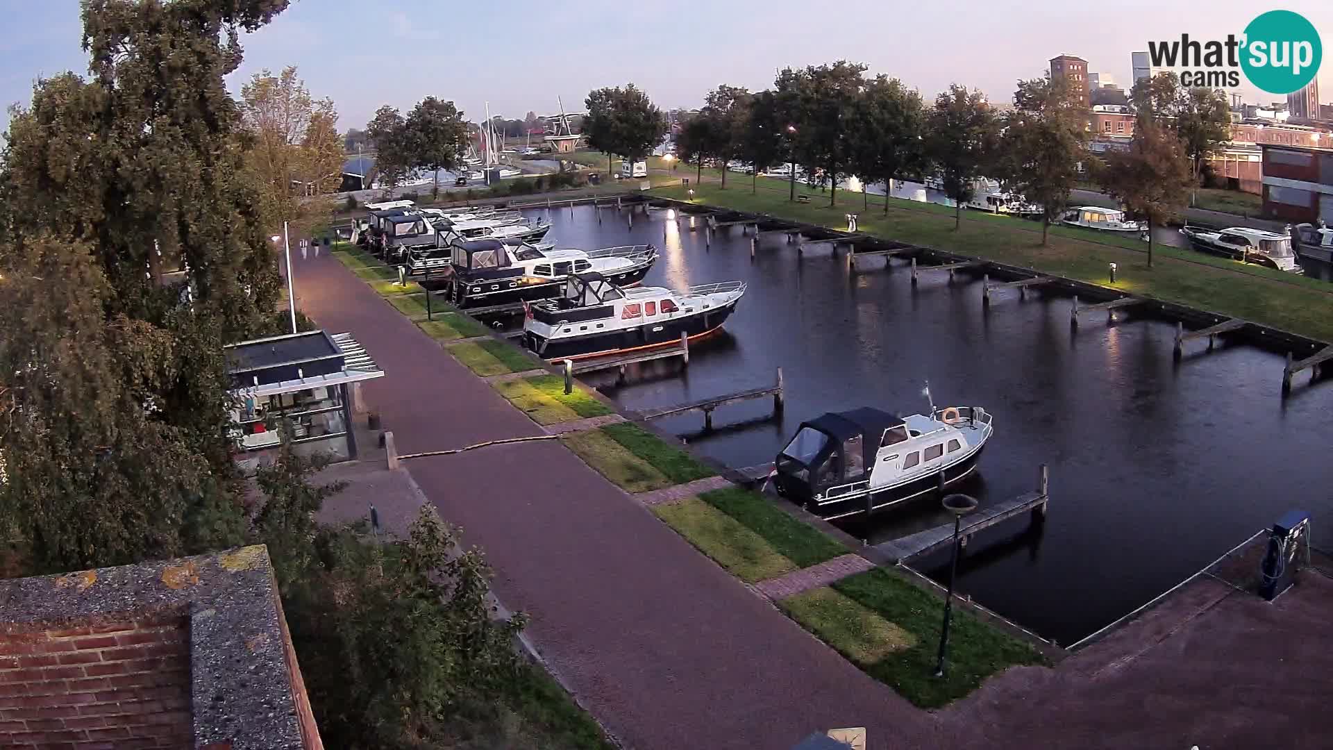 Joure harbour webcam – windmill view