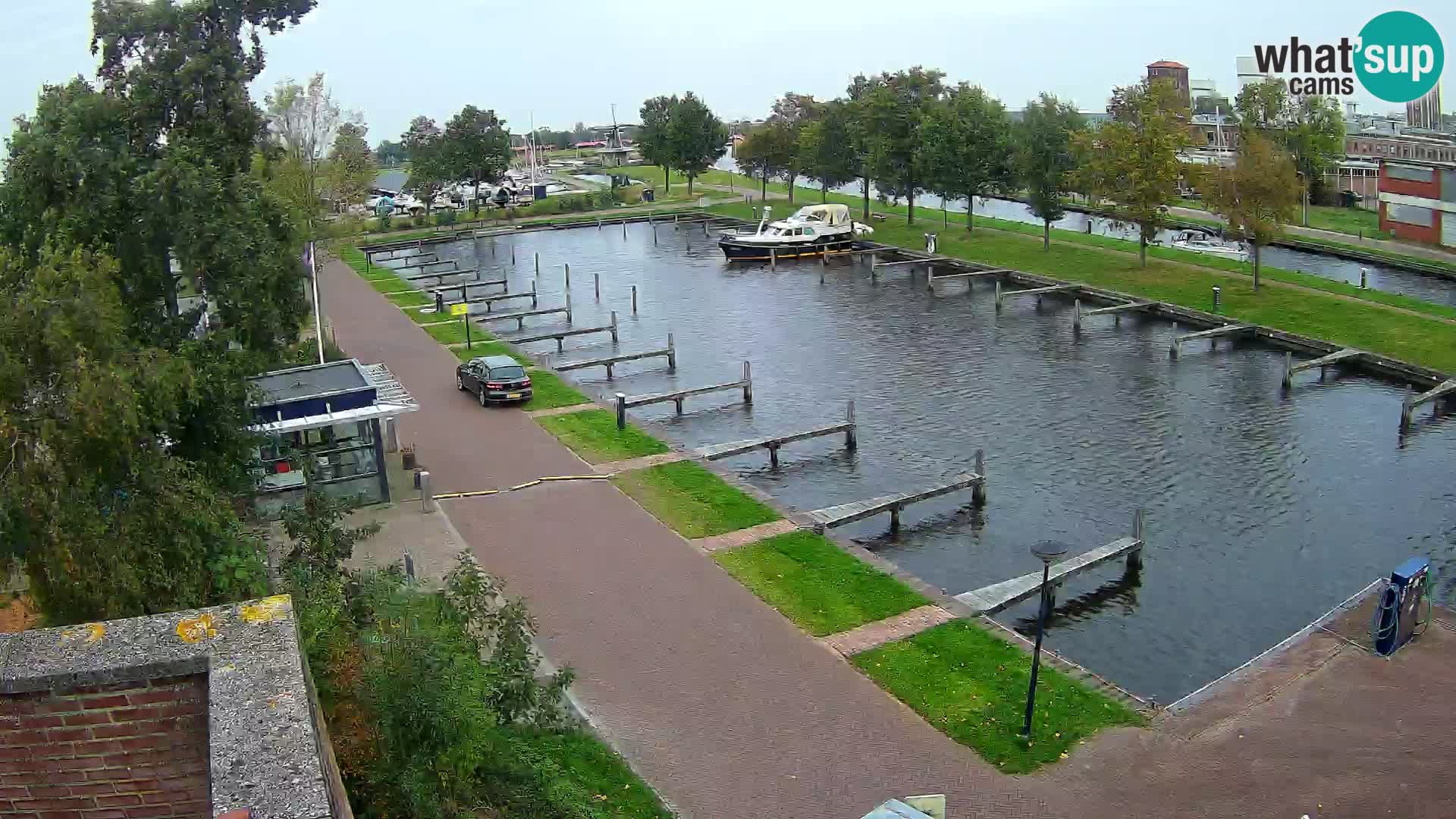 Joure harbour webcam – windmill view