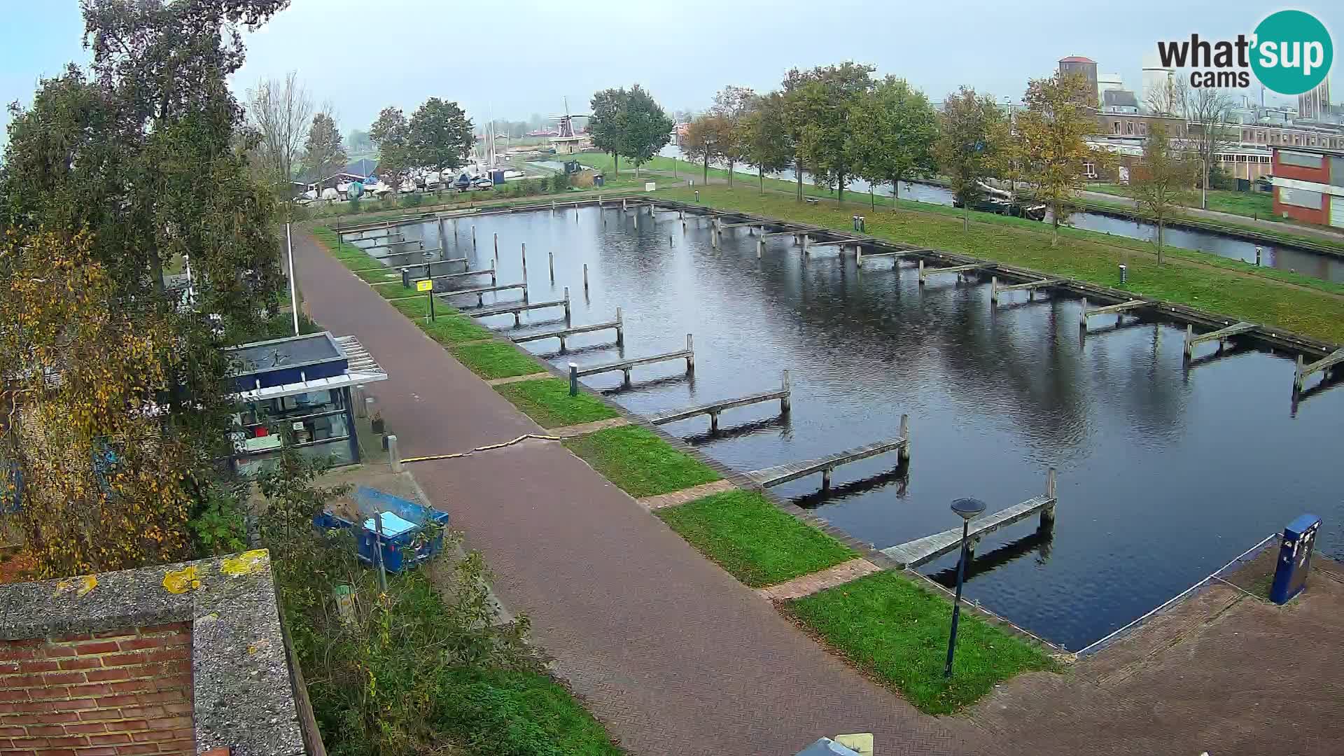 La marina di Joure livecam  – Vista del Mulino a vento