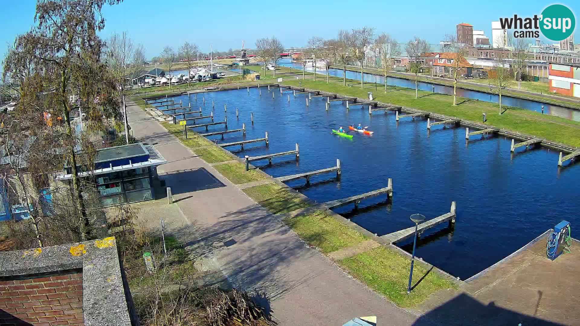 Joure harbour webcam – windmill view