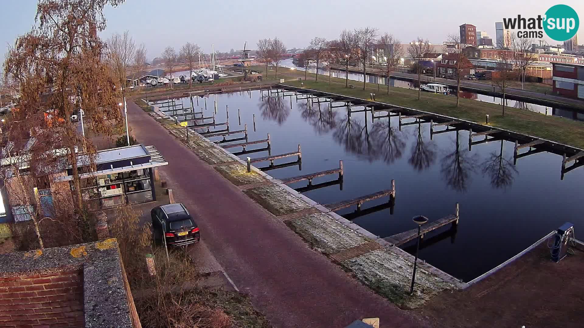 La marina di Joure livecam  – Vista del Mulino a vento