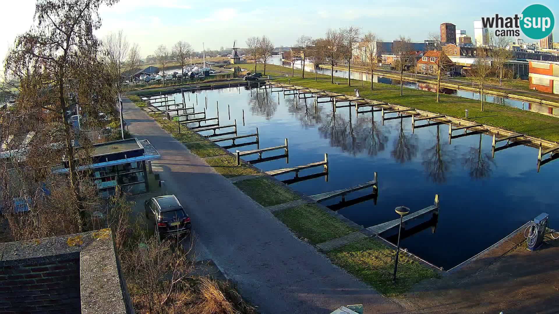 La marina di Joure livecam  – Vista del Mulino a vento