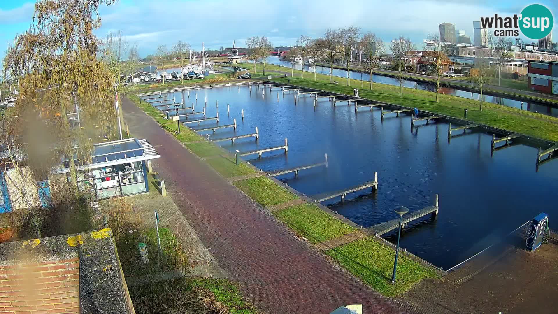 La marina di Joure livecam  – Vista del Mulino a vento