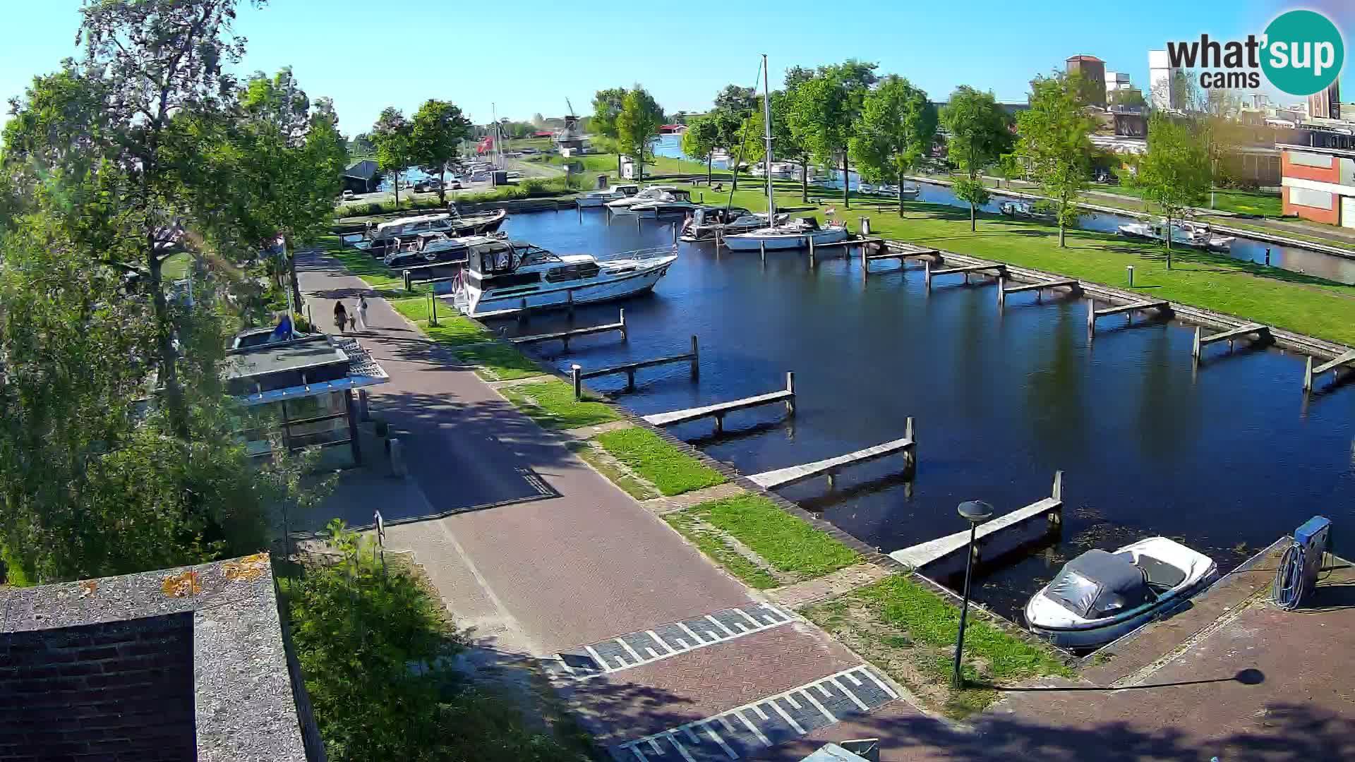 Joure harbour webcam – windmill view