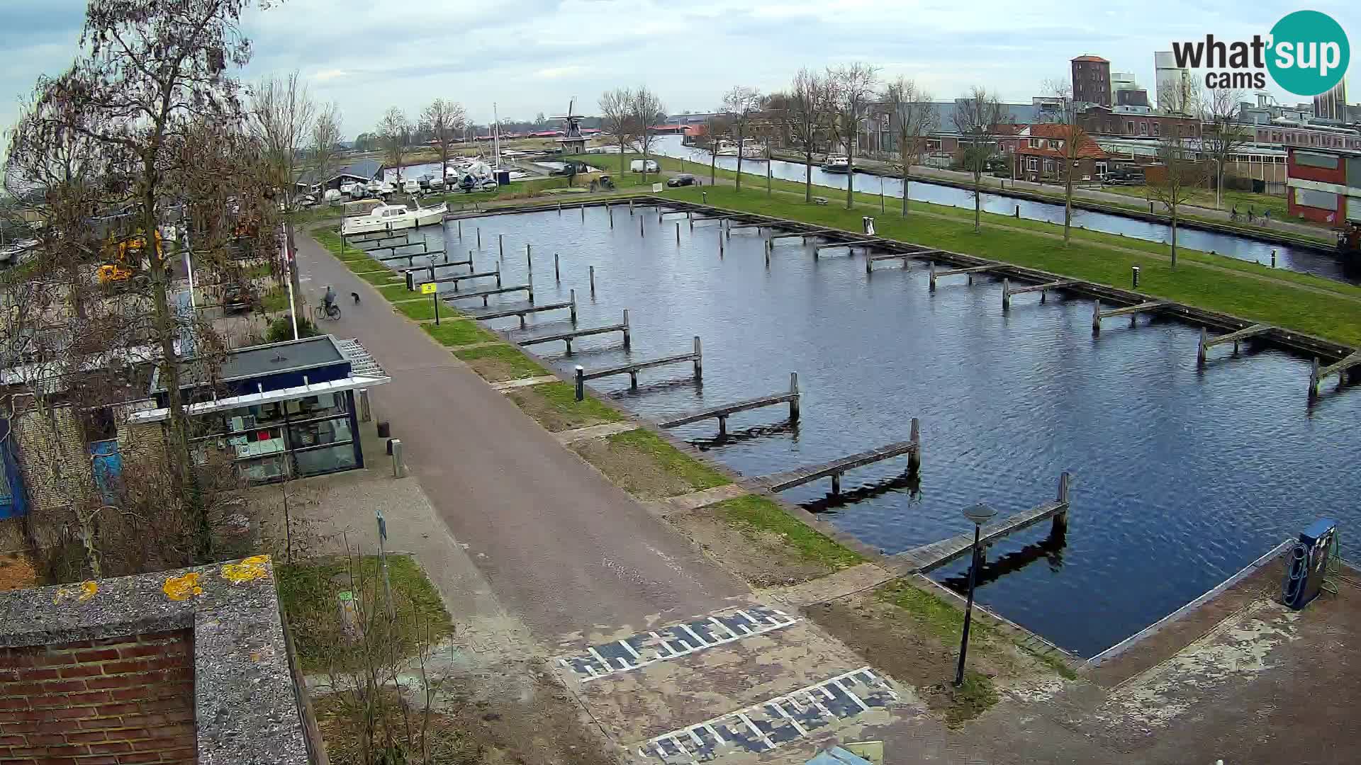 Joure harbour webcam – windmill view