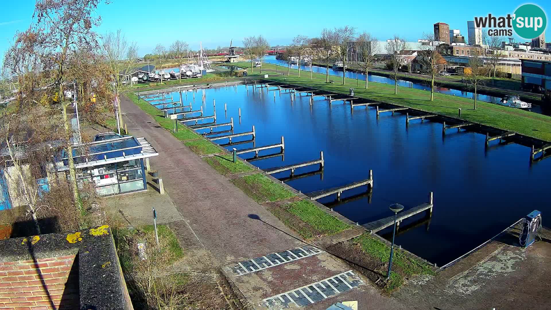 La marina di Joure livecam  – Vista del Mulino a vento