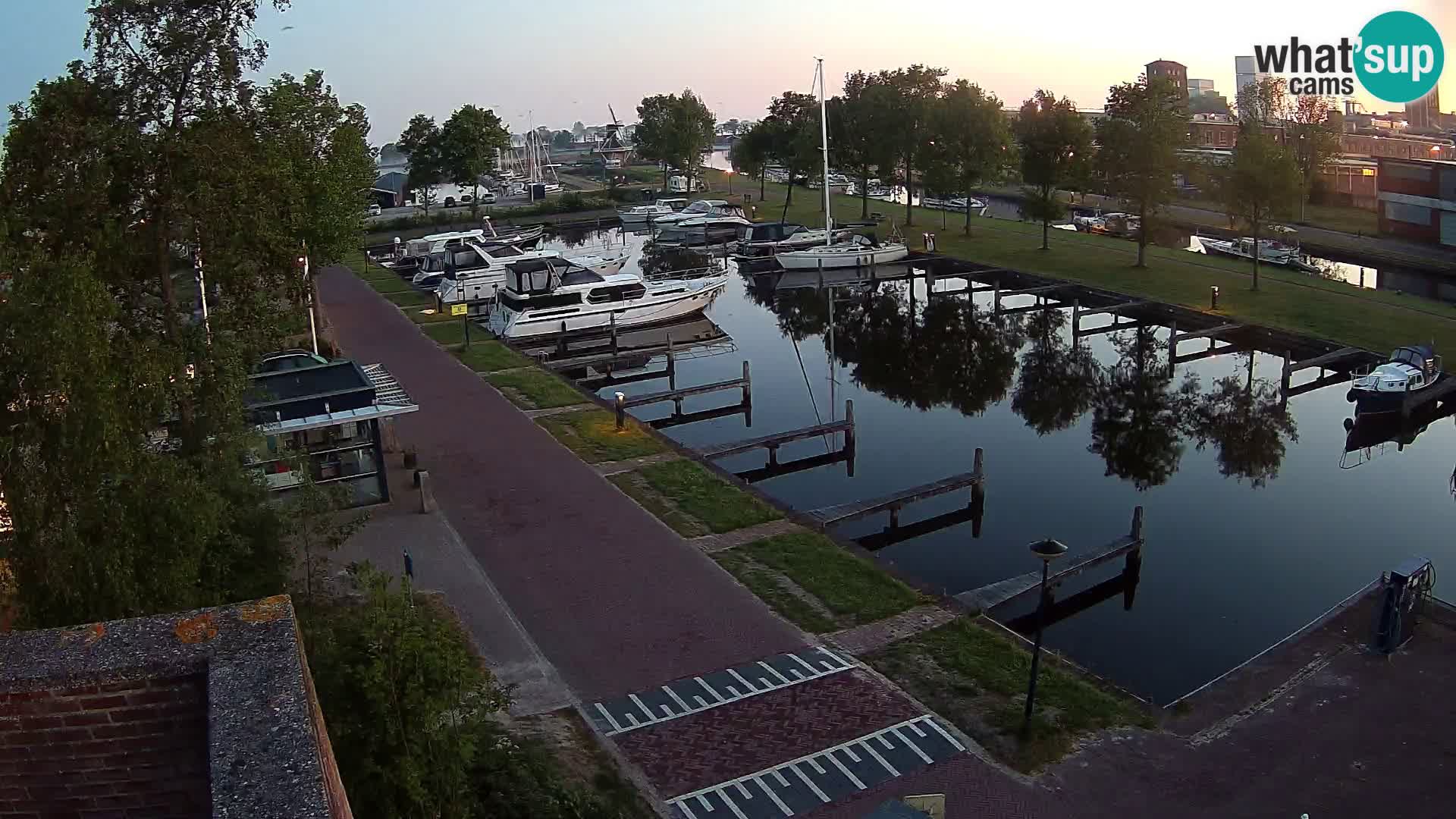 Spletna kamera Joure marina – Mlin na veter