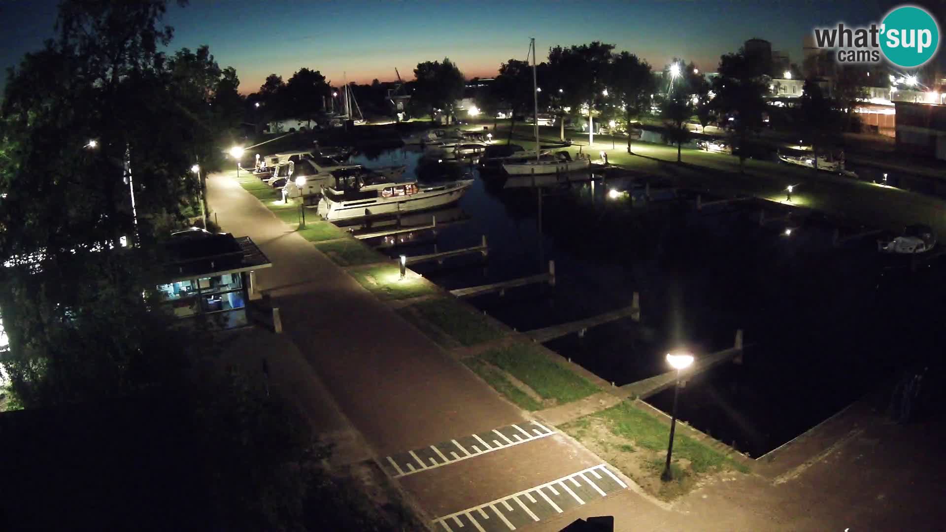 Joure harbour webcam – windmill view