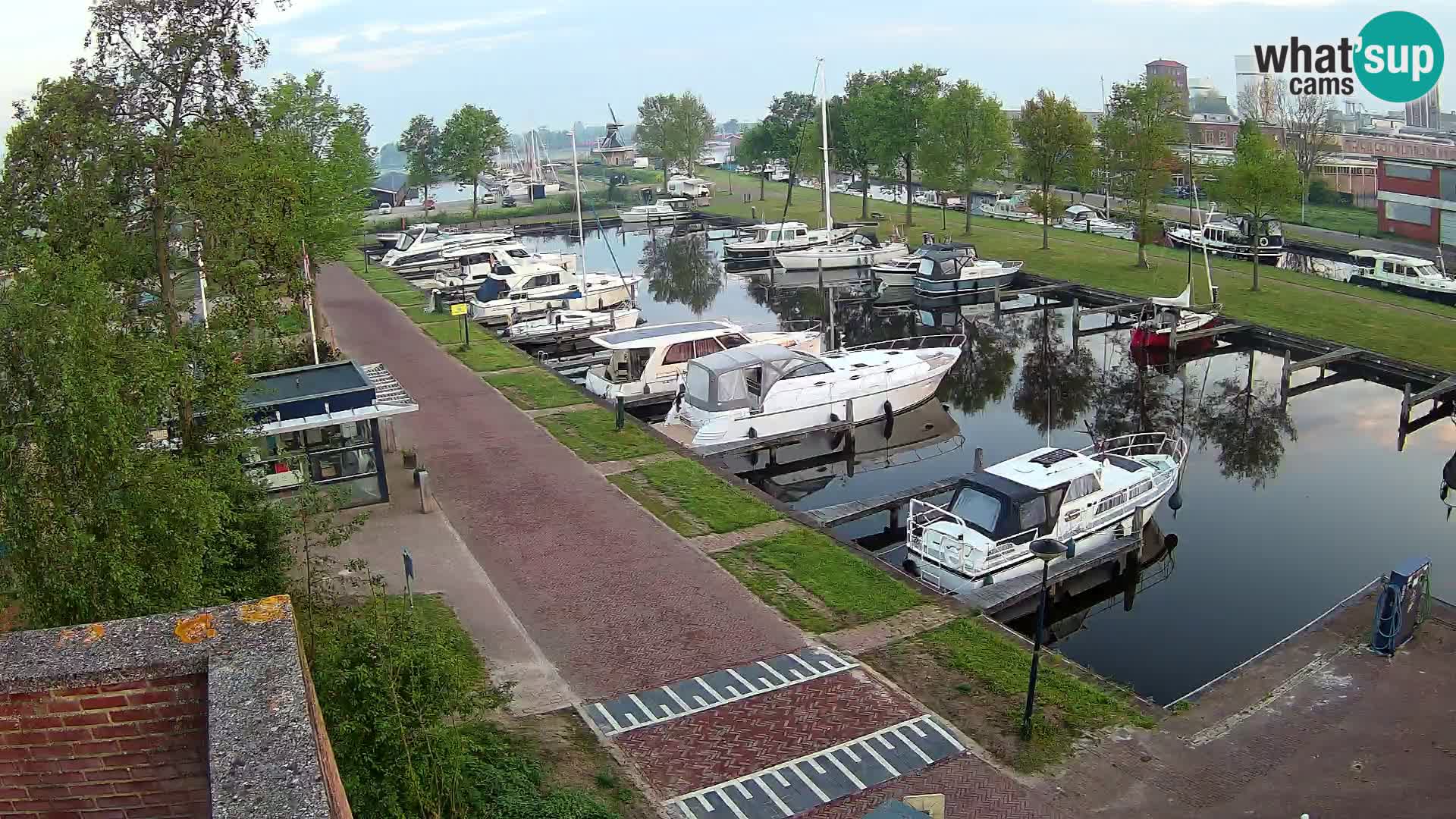 La marina di Joure livecam  – Vista del Mulino a vento
