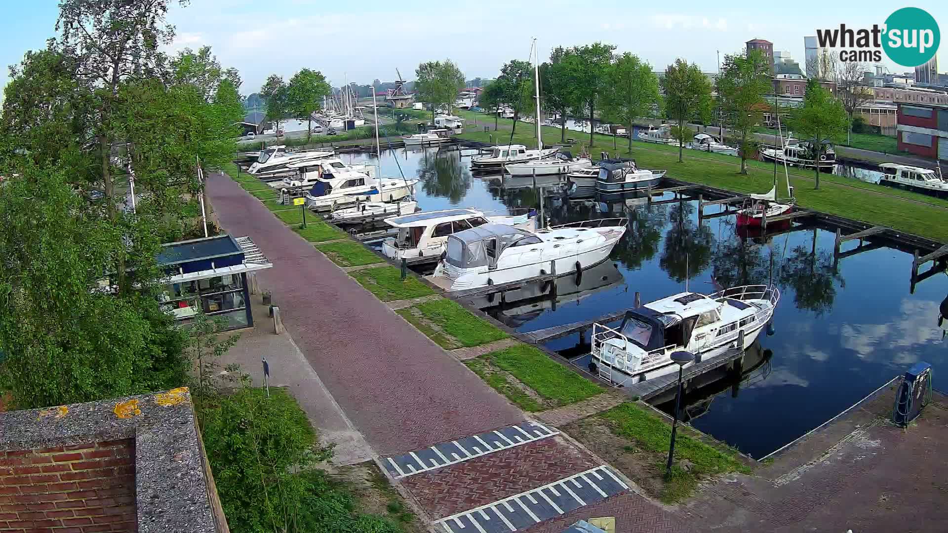 La marina di Joure livecam  – Vista del Mulino a vento