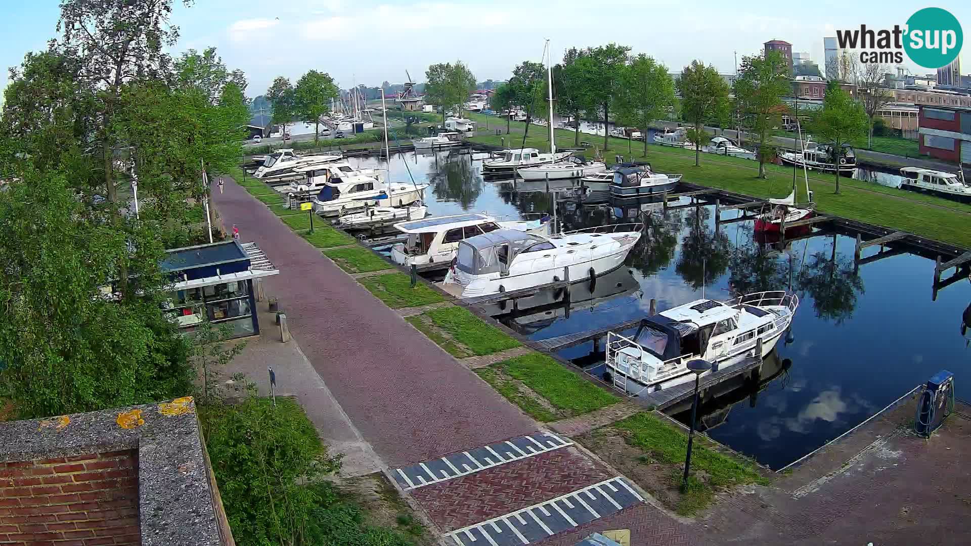 La marina di Joure livecam  – Vista del Mulino a vento