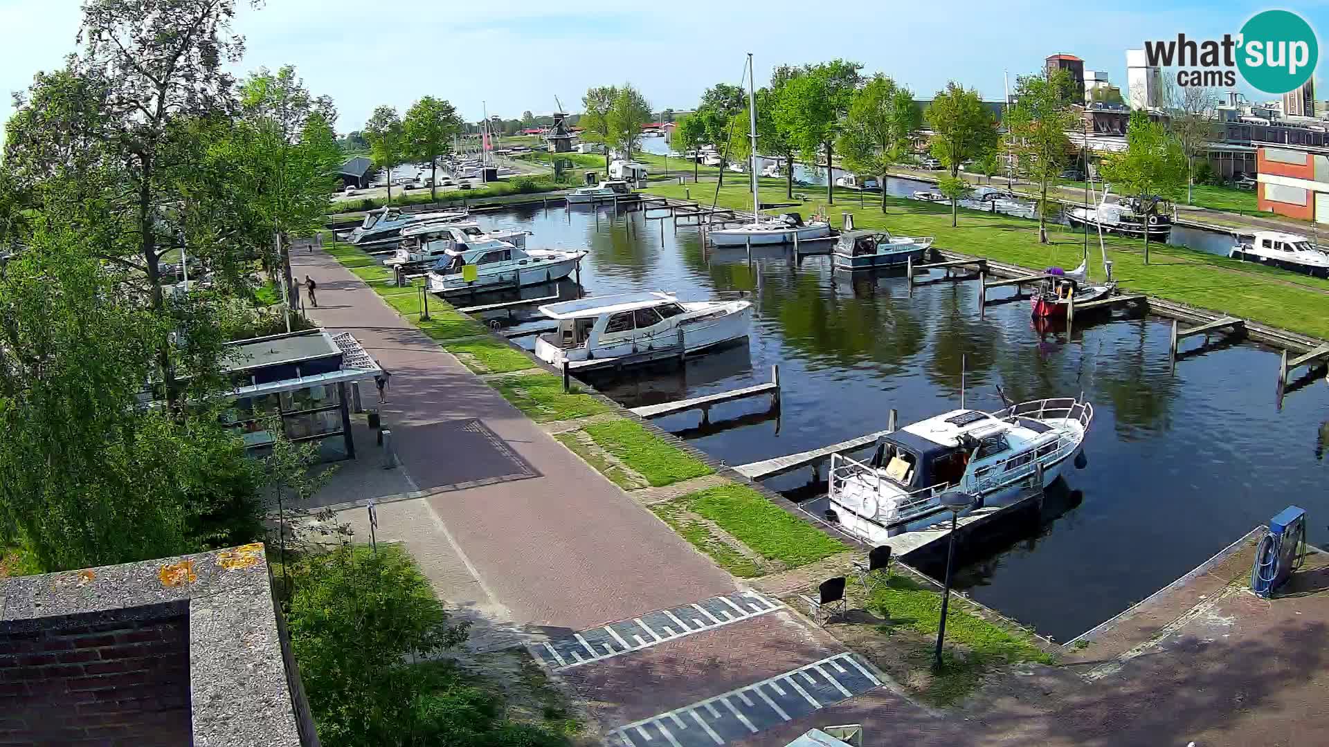 Joure harbour webcam – windmill view