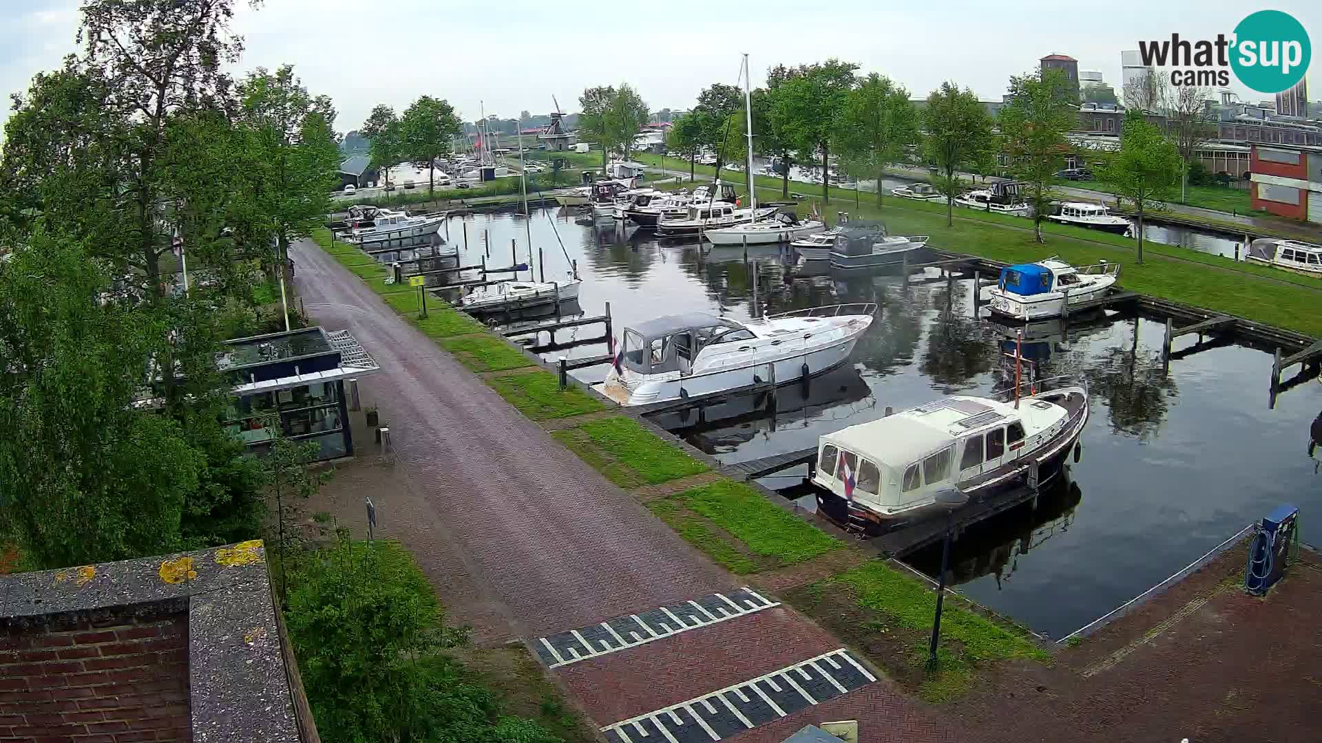 Joure harbour webcam – windmill view